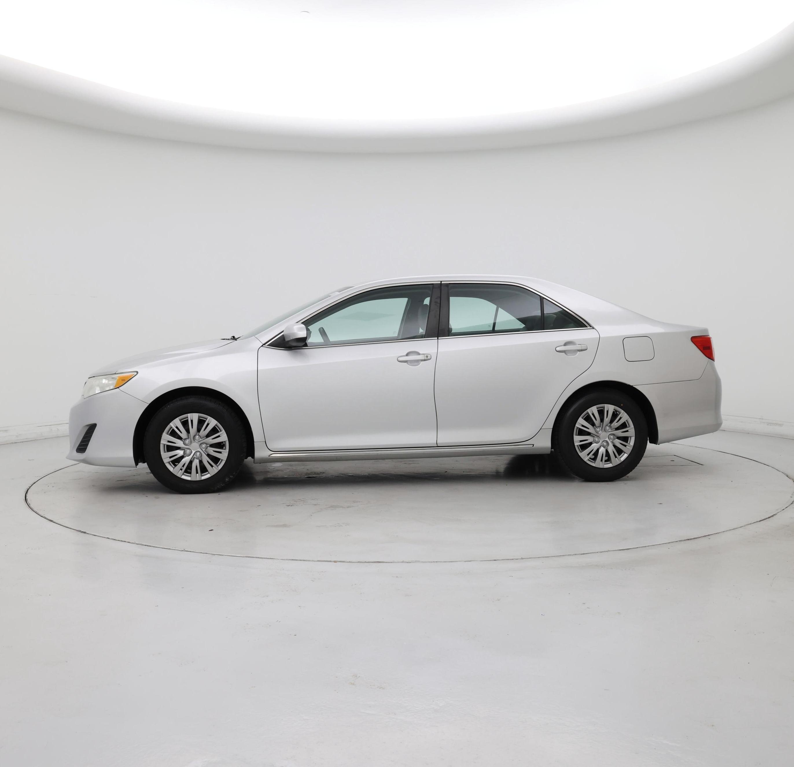 Thumbnail: 2014 Toyota Camry - 3