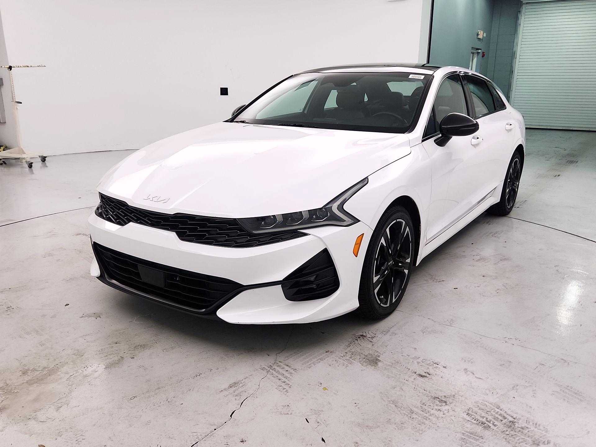 Thumbnail: 2023 Kia K5 - 3