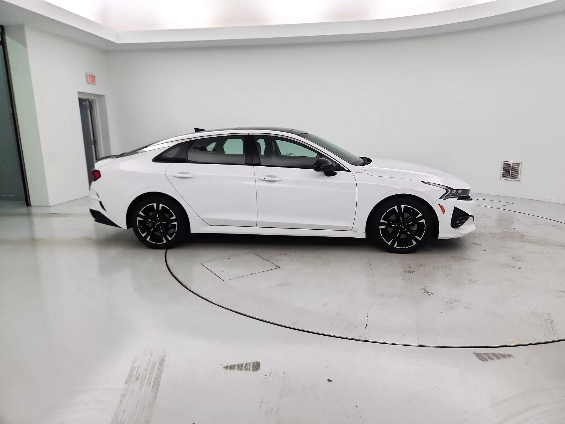 Thumbnail: 2023 Kia K5 - 4