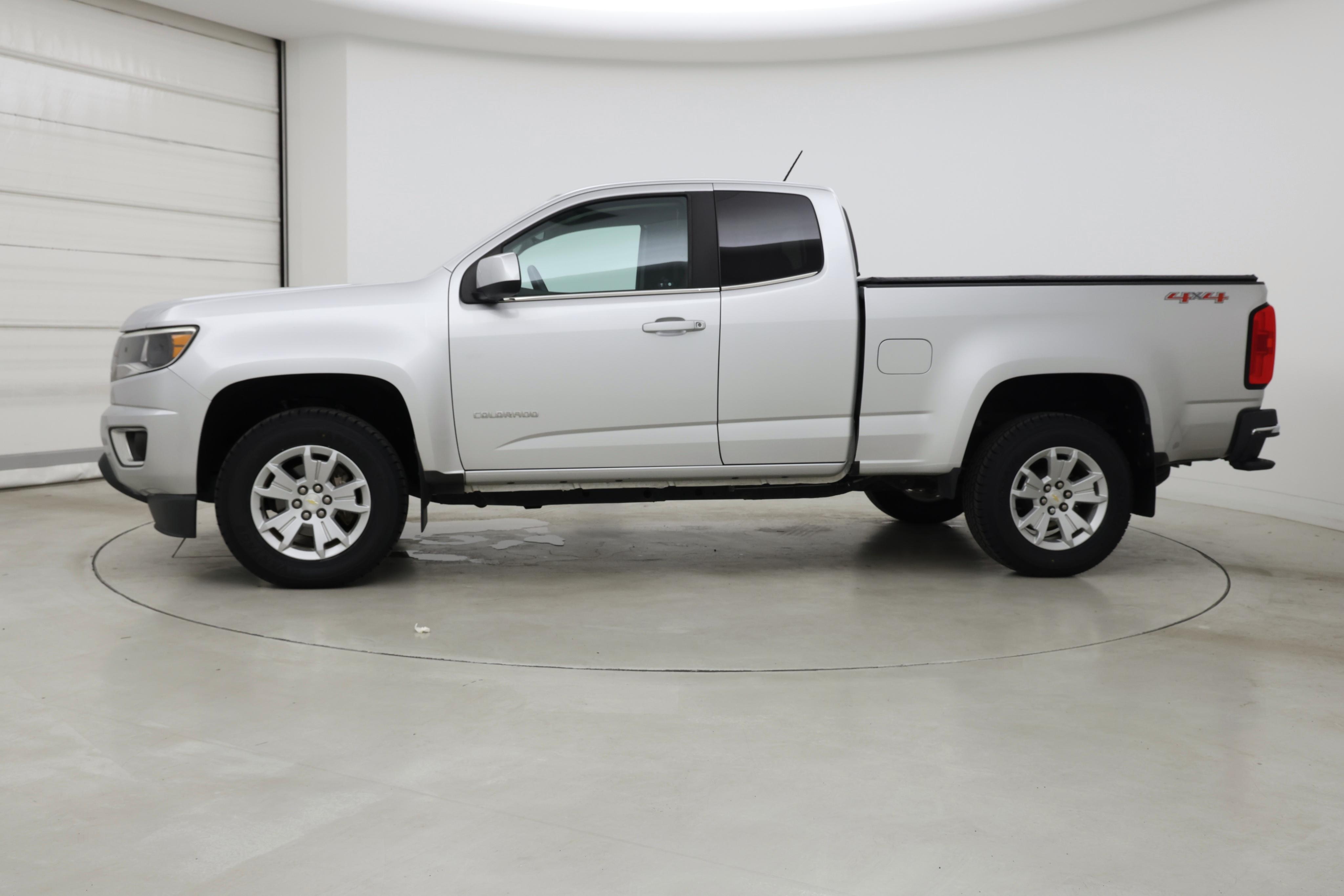 Thumbnail: 2019 Chevrolet Colorado - 3
