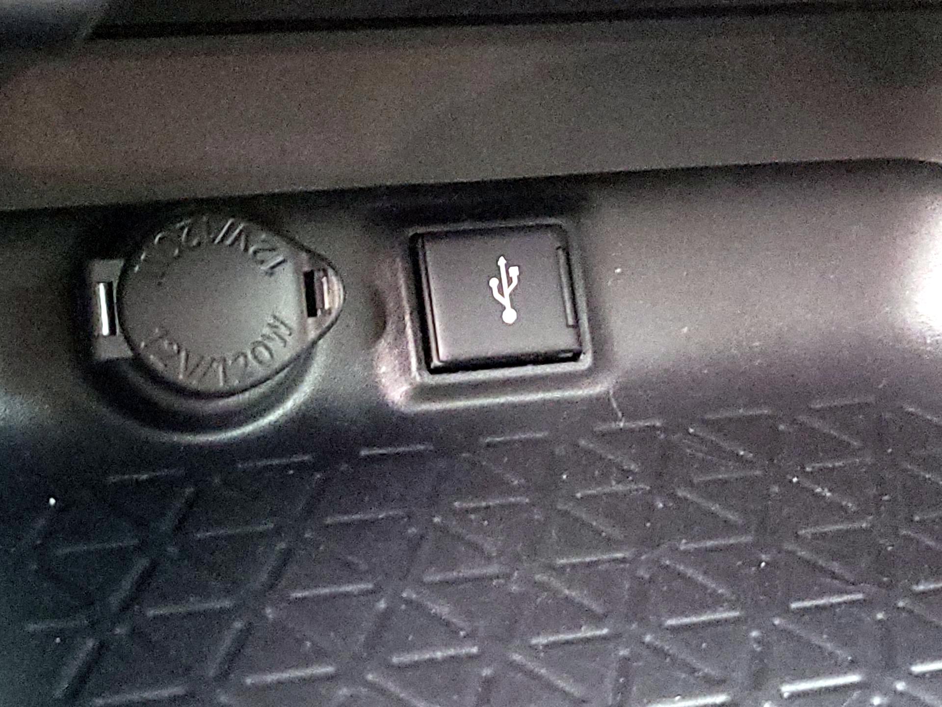 Thumbnail: 2021 Toyota RAV4 - 18