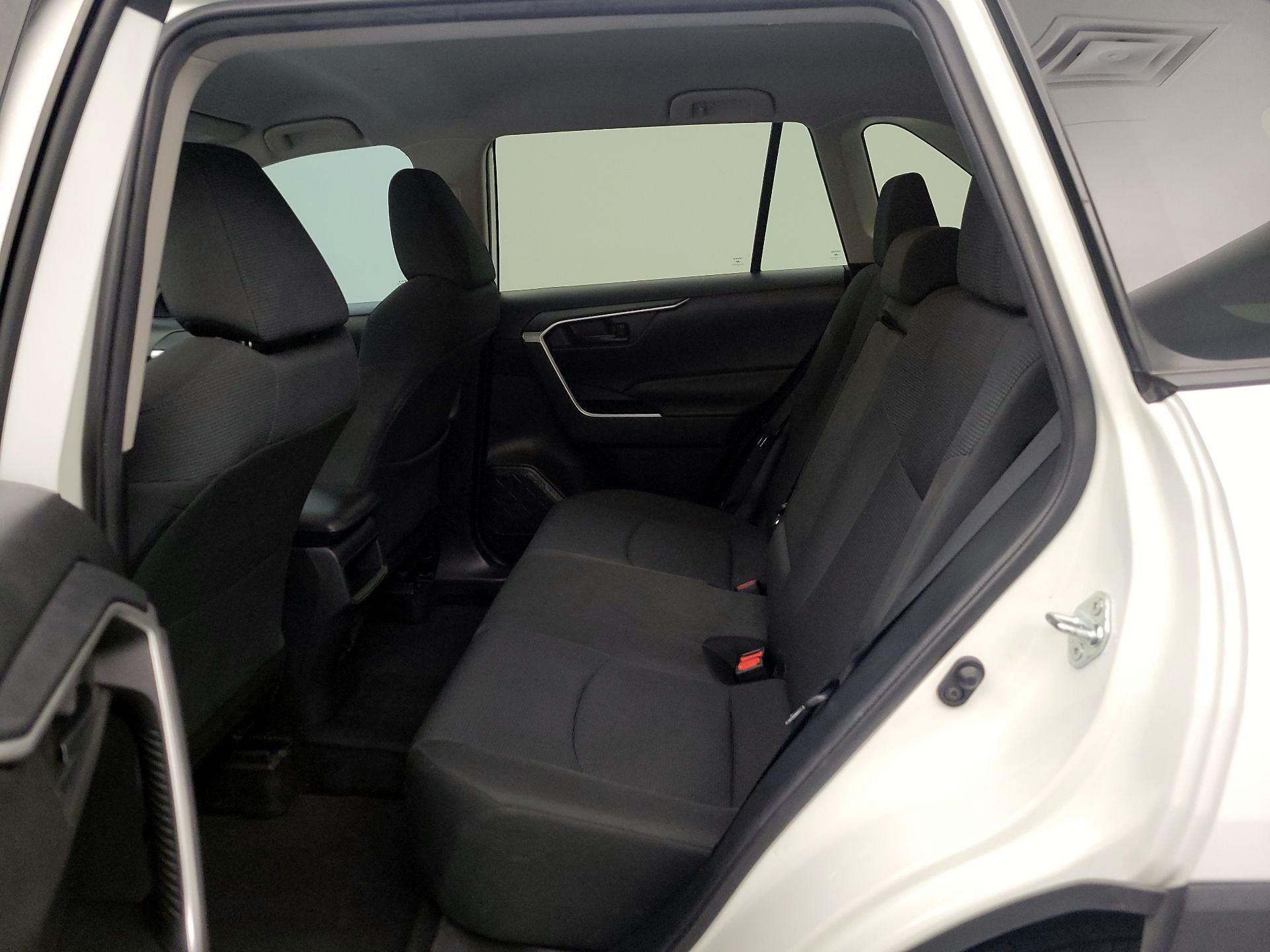 Thumbnail: 2021 Toyota RAV4 - 19