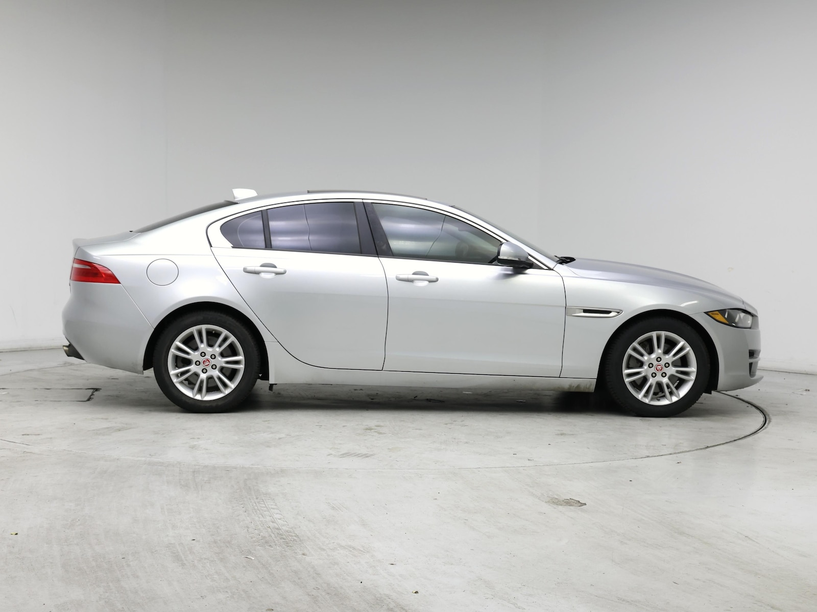2018 Jaguar XE Premium - Photo 8