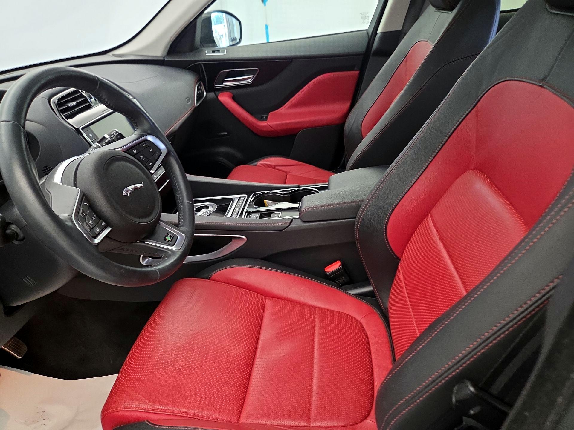 Thumbnail: 2017 Jaguar F-Pace - 11