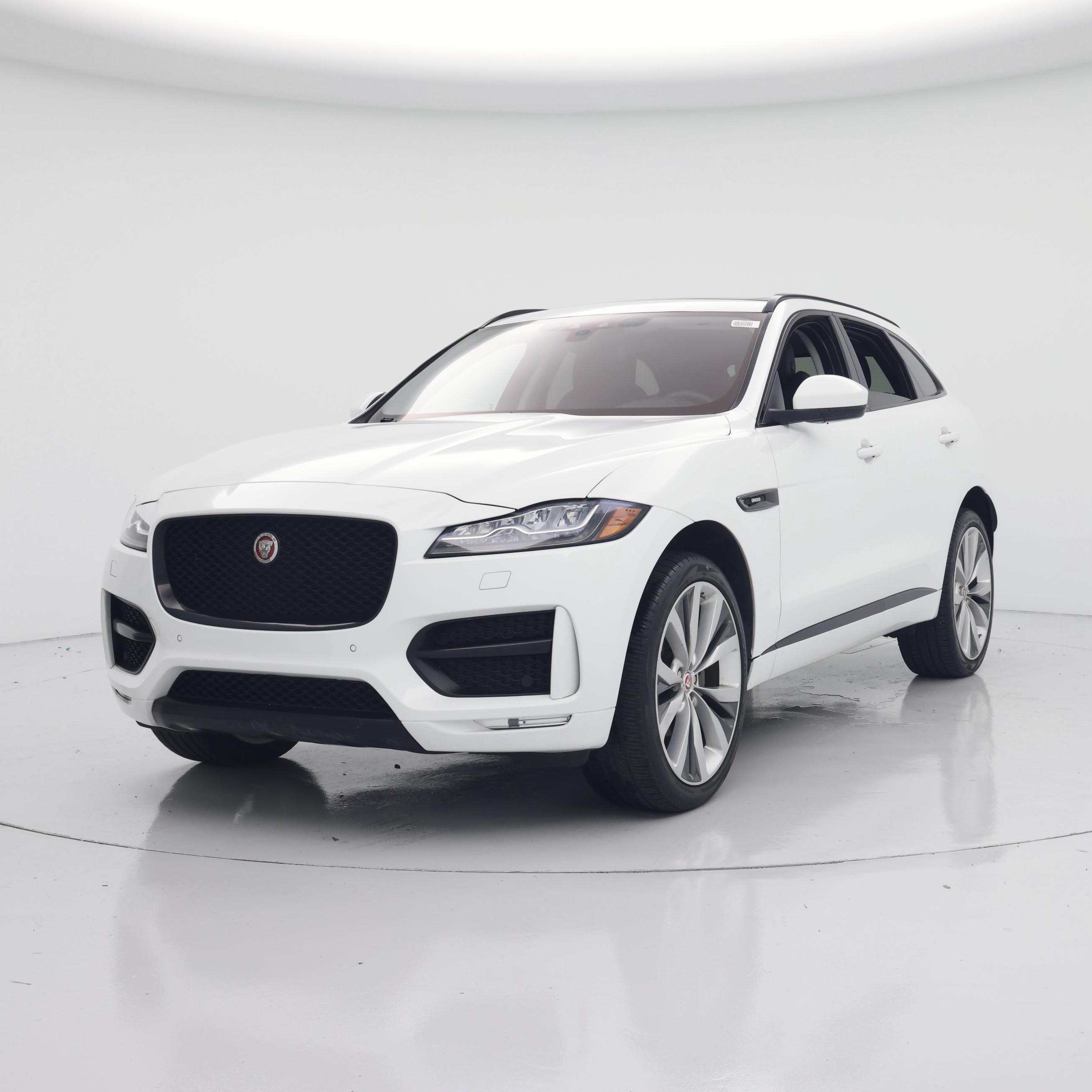 Thumbnail: 2017 Jaguar F-Pace - 4