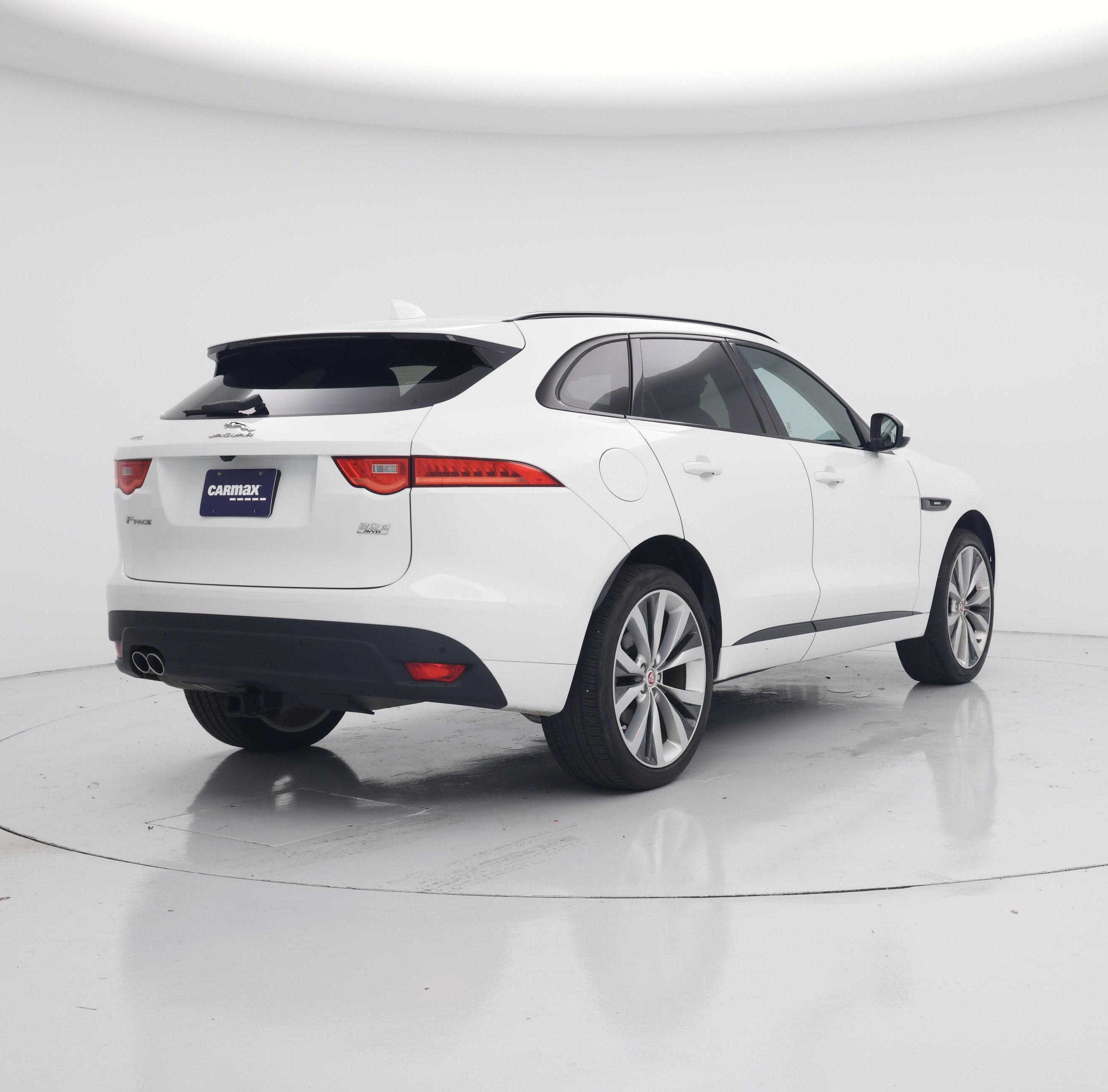 Thumbnail: 2017 Jaguar F-Pace - 8
