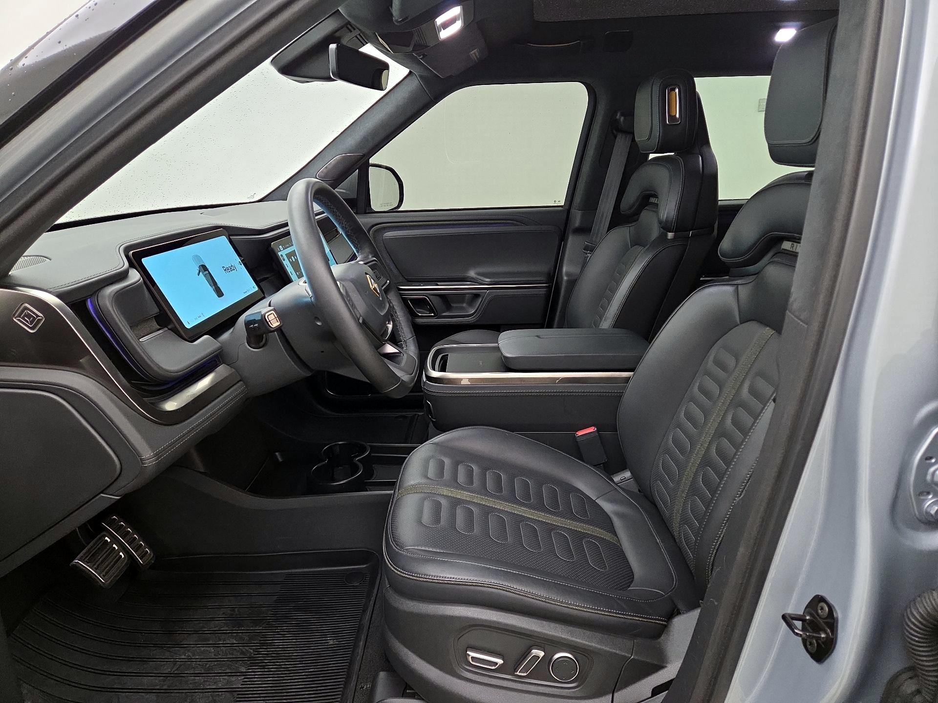 Thumbnail: 2024 Rivian R1S - 11