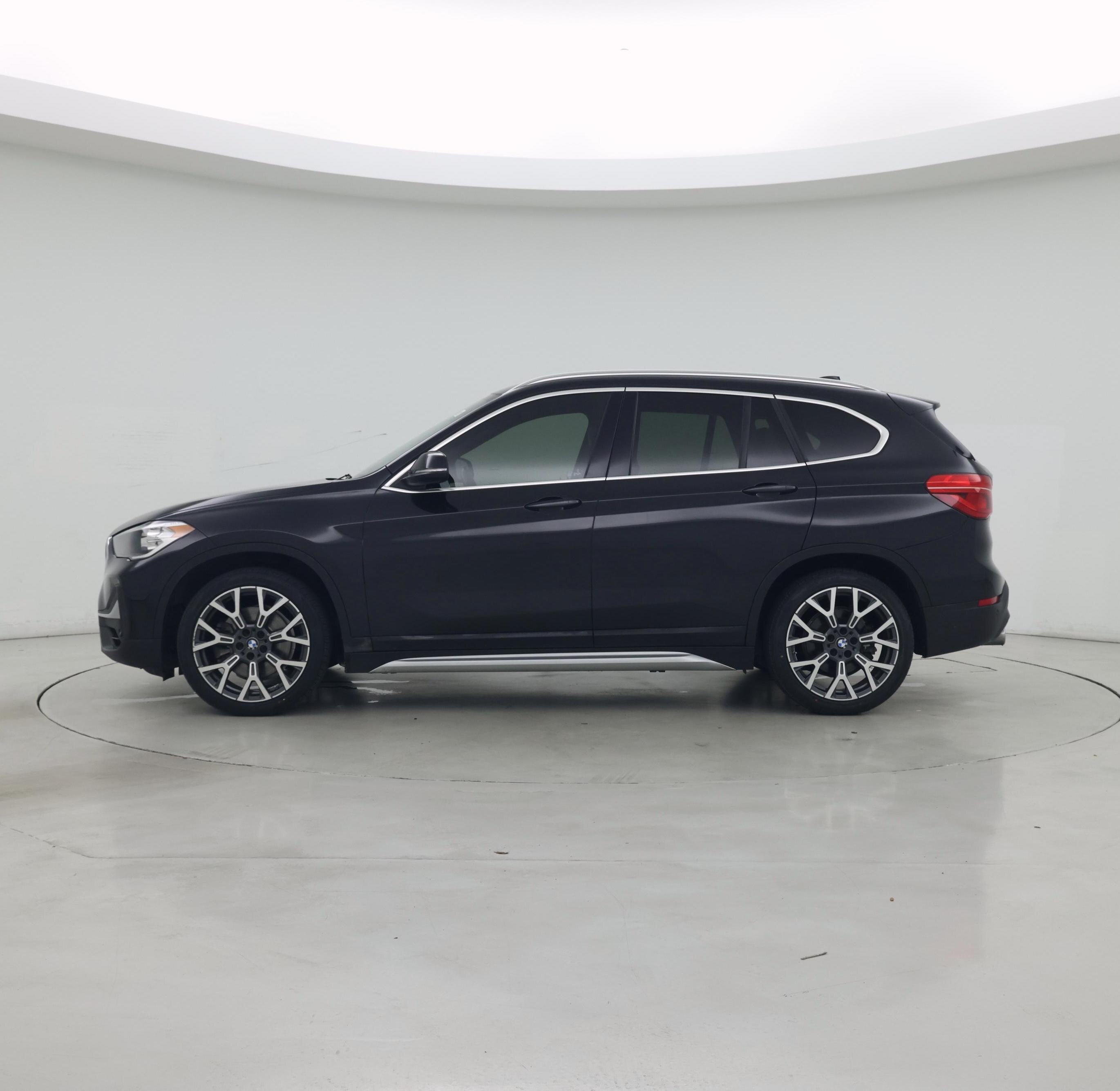 Thumbnail: 2021 BMW X1 - 3