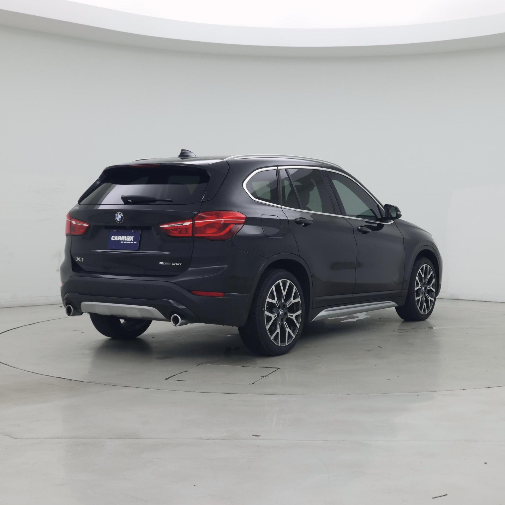 Thumbnail: 2021 BMW X1 - 8