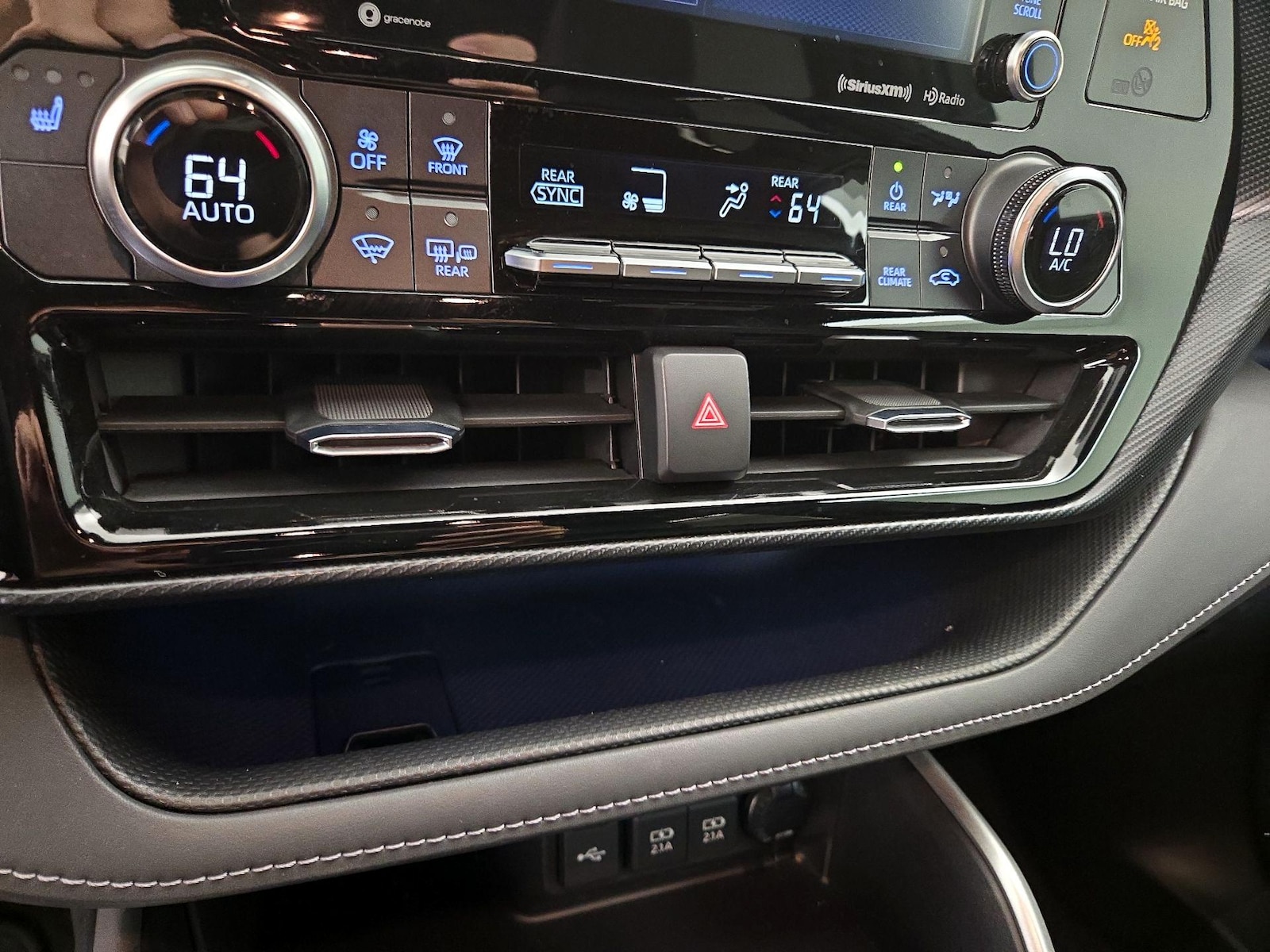 2021 Toyota Highlander XSE - Photo 17