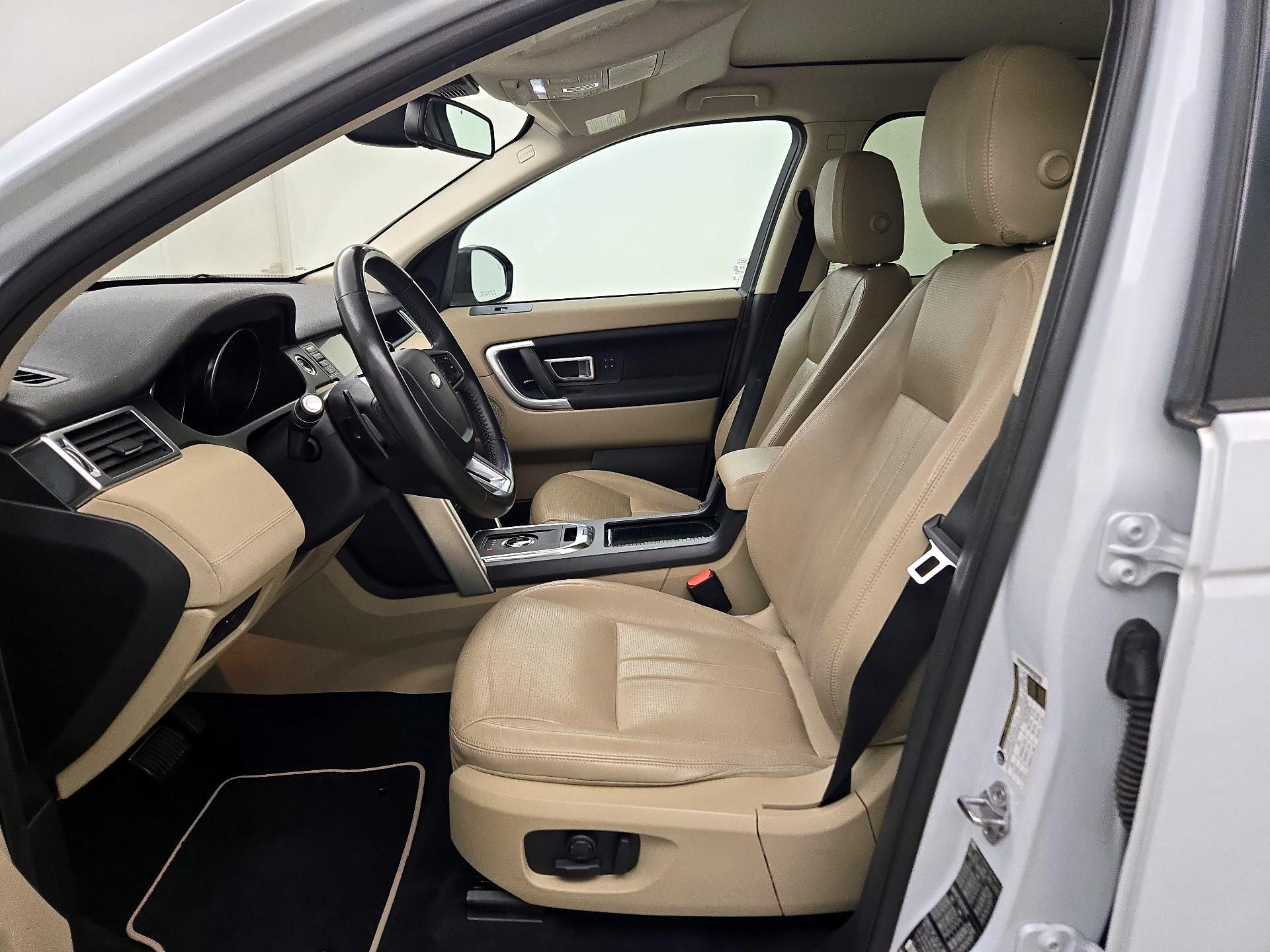 Thumbnail: 2019 Land Rover Discovery Sport - 11
