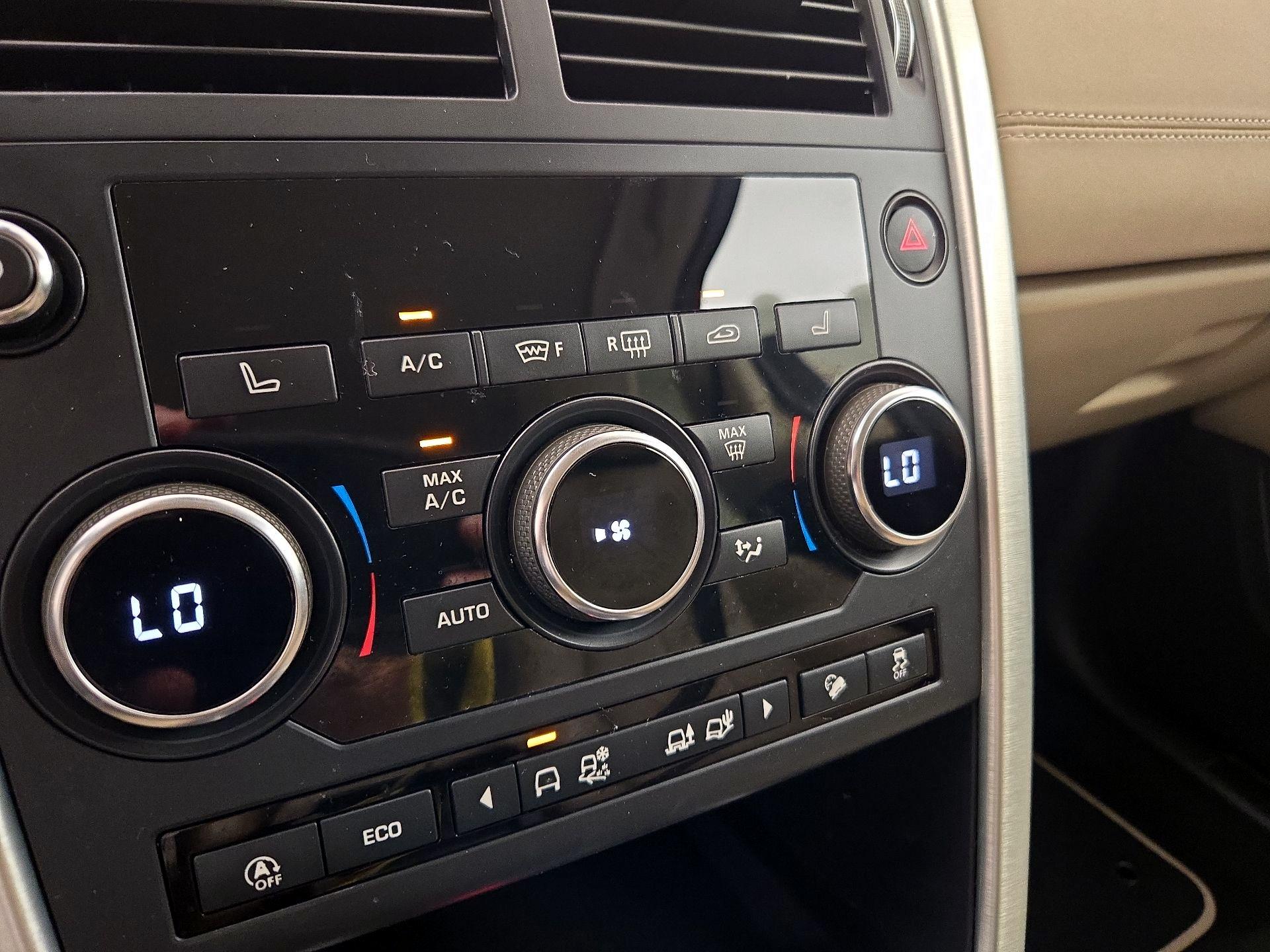 Thumbnail: 2019 Land Rover Discovery Sport - 15