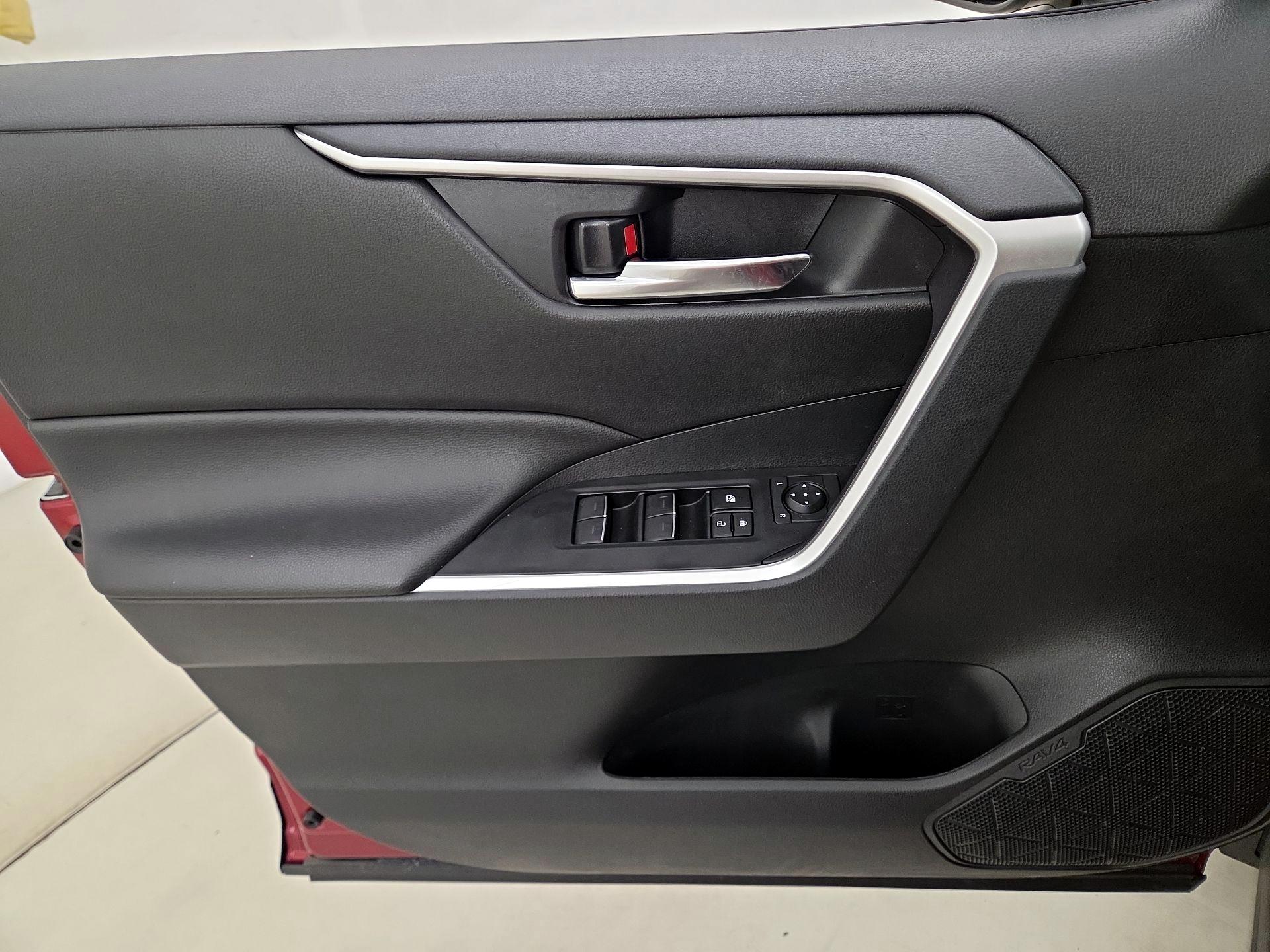 Thumbnail: 2024 Toyota RAV4 - 12