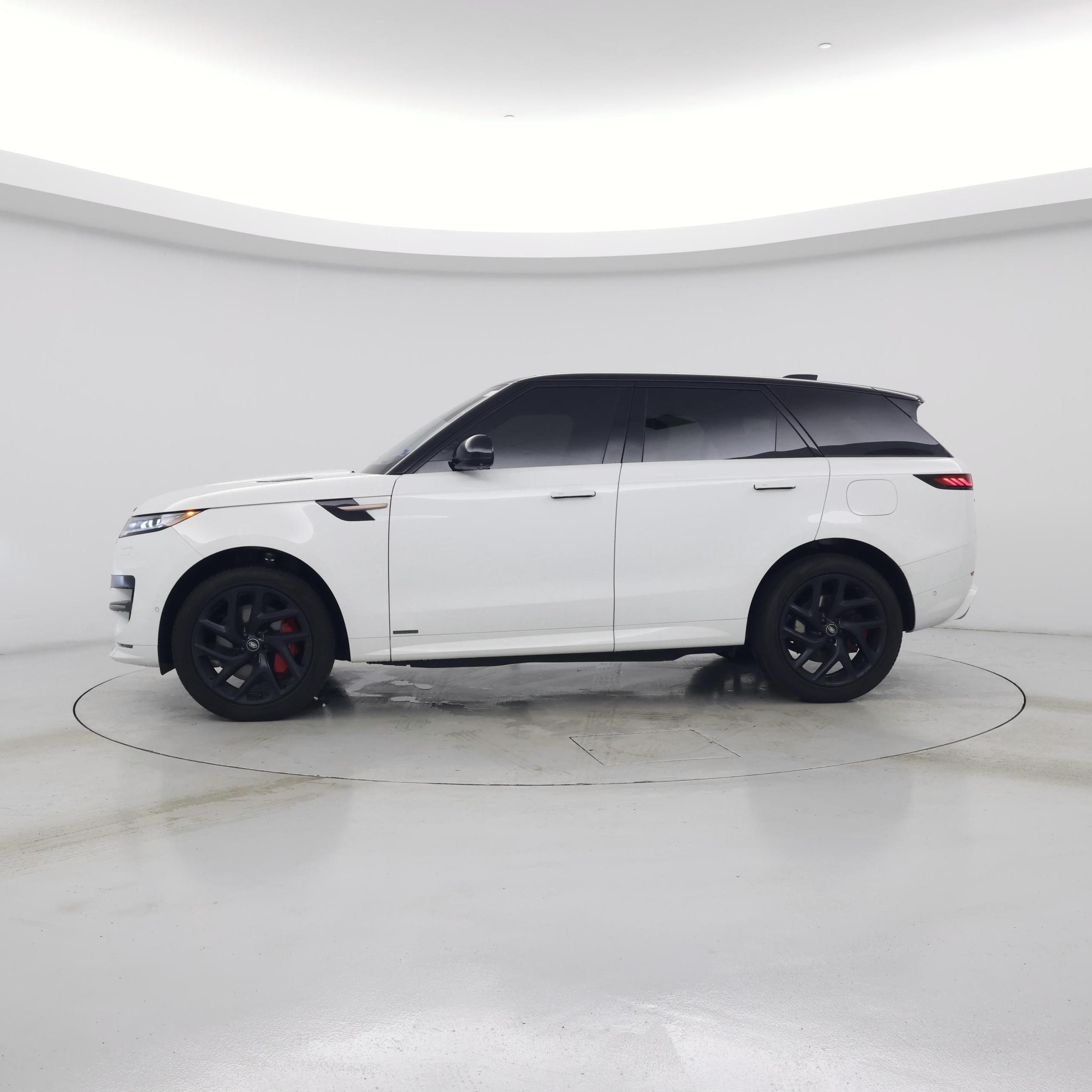 Thumbnail: 2023 Land Rover Range Rover Sport - 3