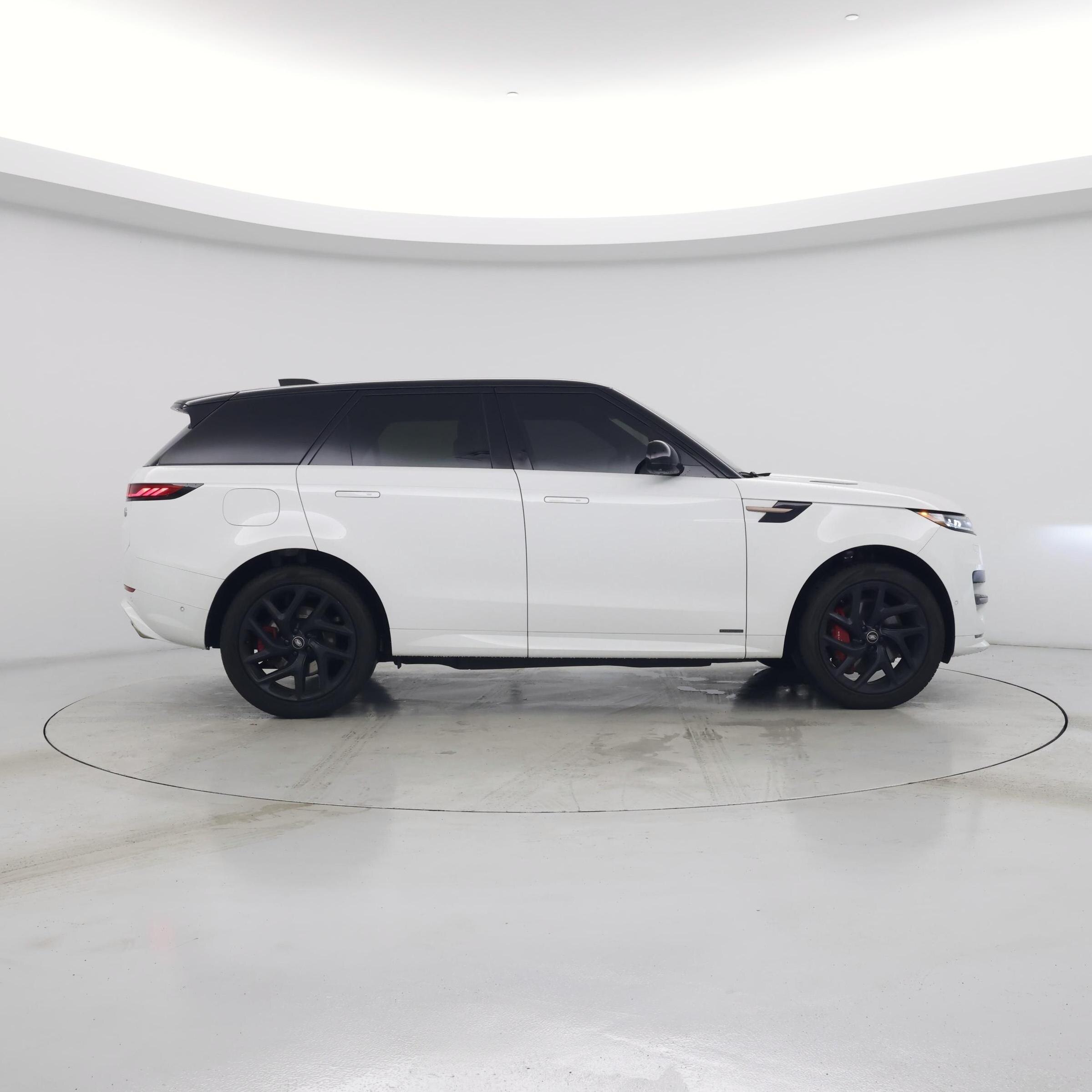 Thumbnail: 2023 Land Rover Range Rover Sport - 7