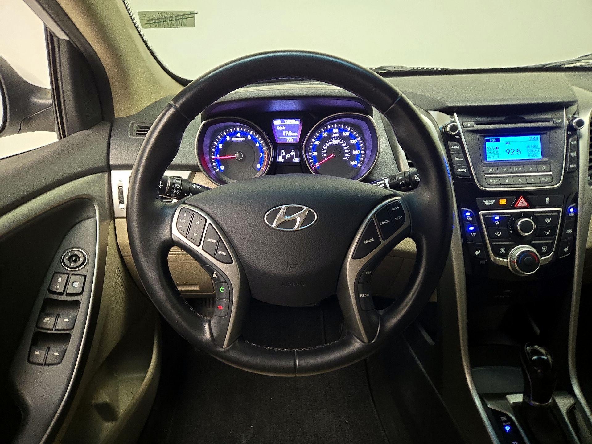 Thumbnail: 2017 Hyundai Elantra - 10