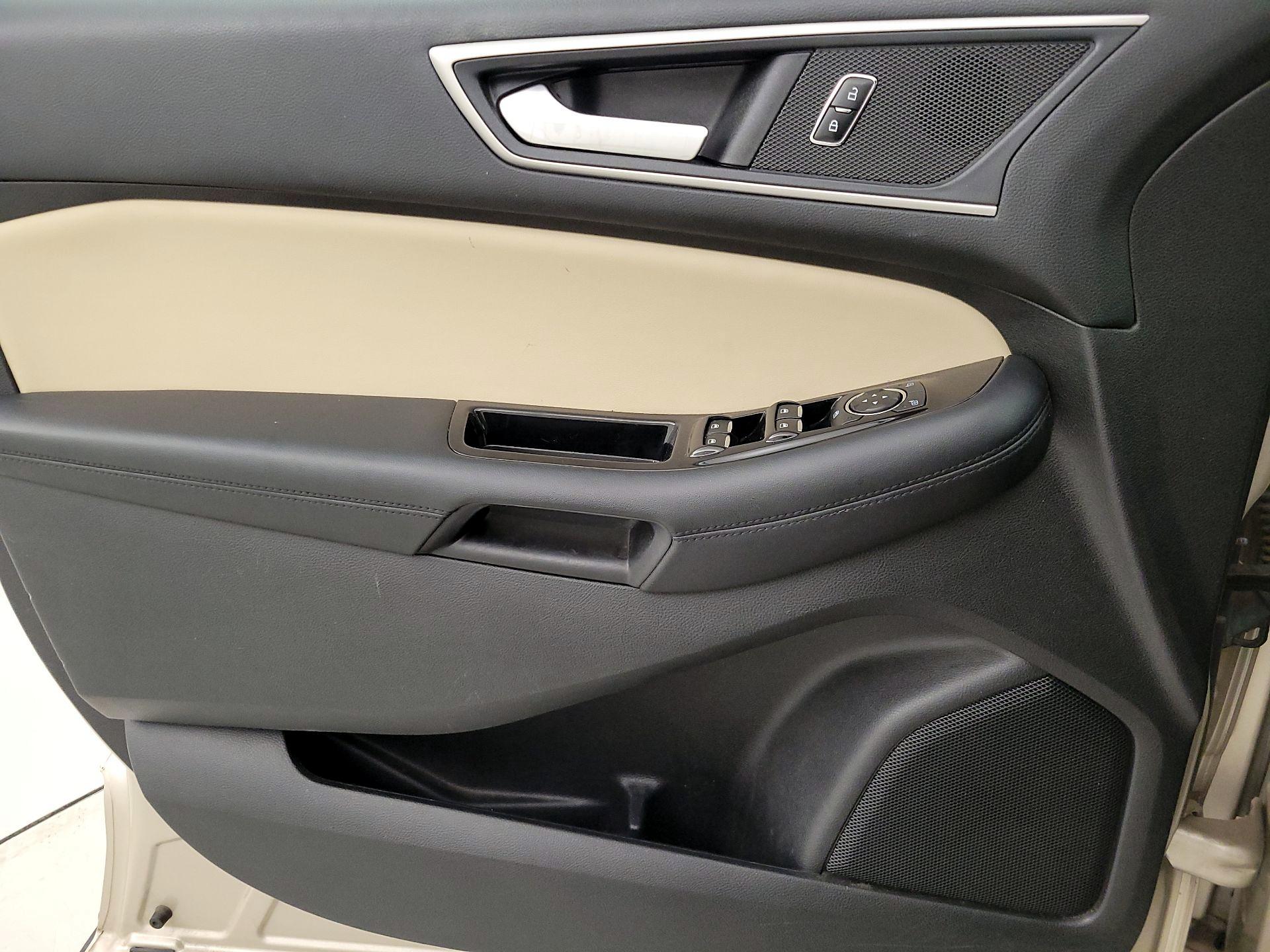 Thumbnail: 2018 Ford Edge - 10