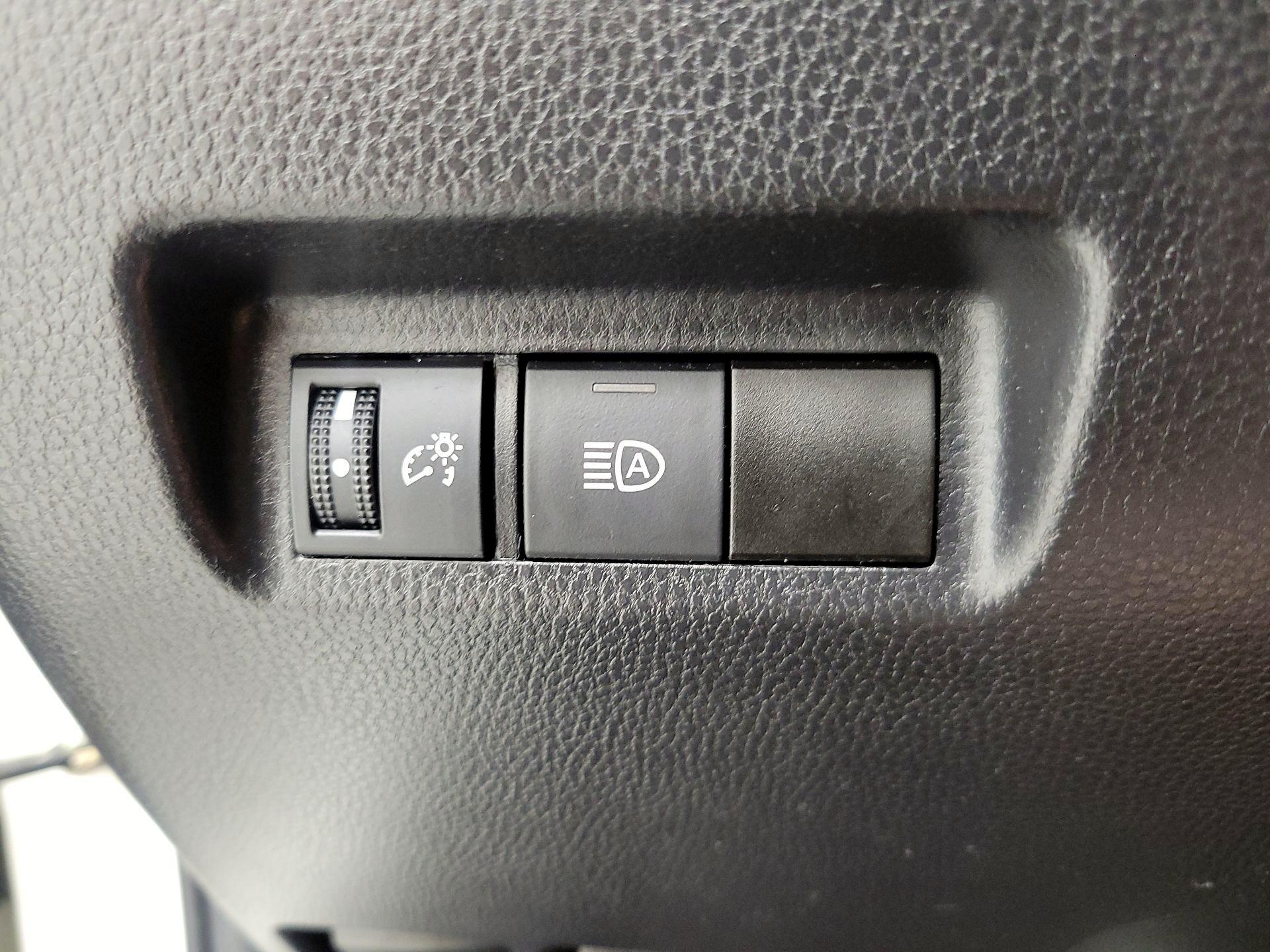 Thumbnail: 2021 Toyota RAV4 - 13
