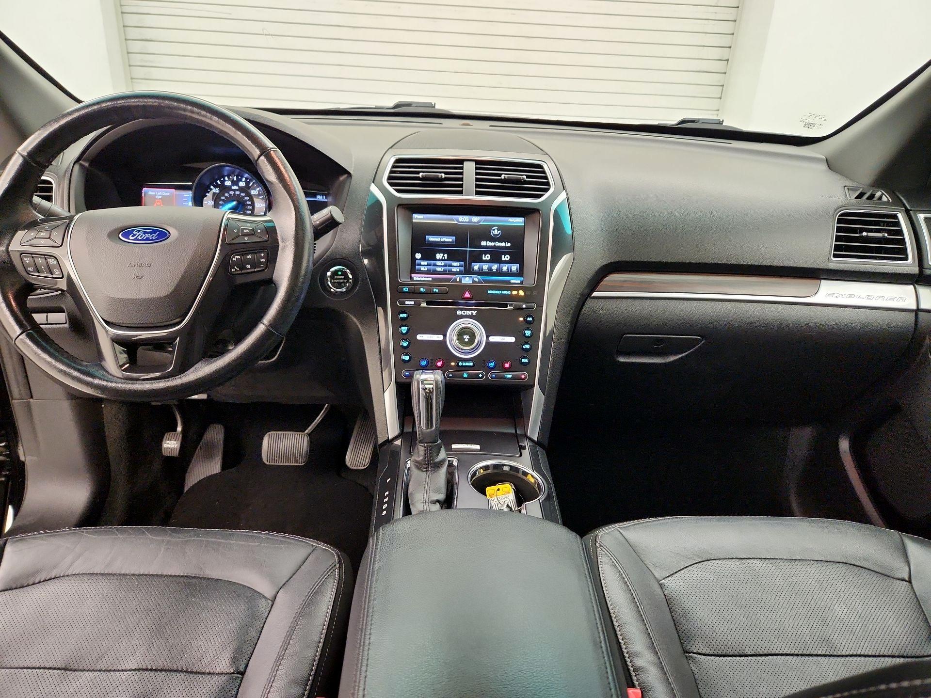 Thumbnail: 2016 Ford Explorer - 9