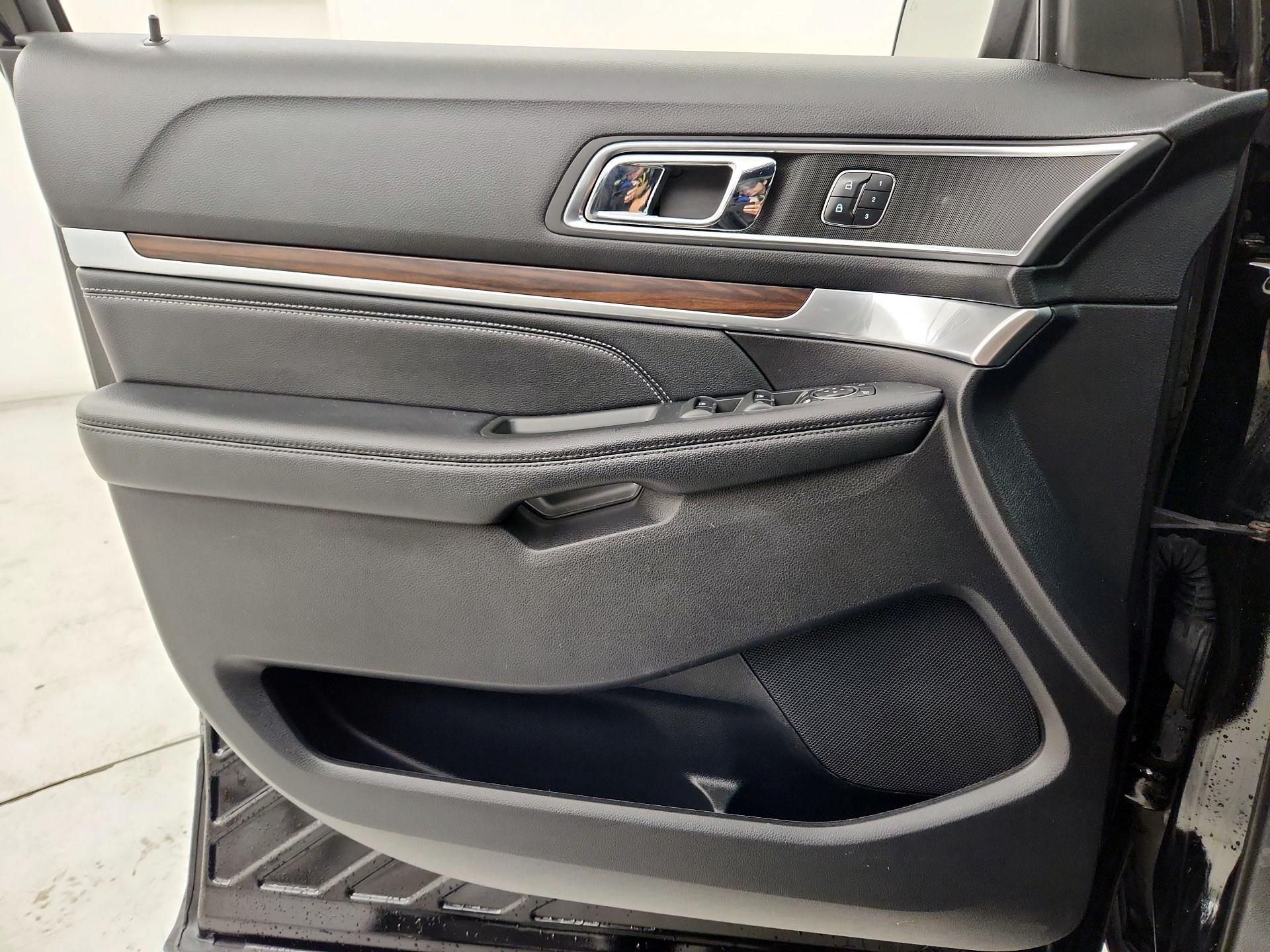 Thumbnail: 2016 Ford Explorer - 12