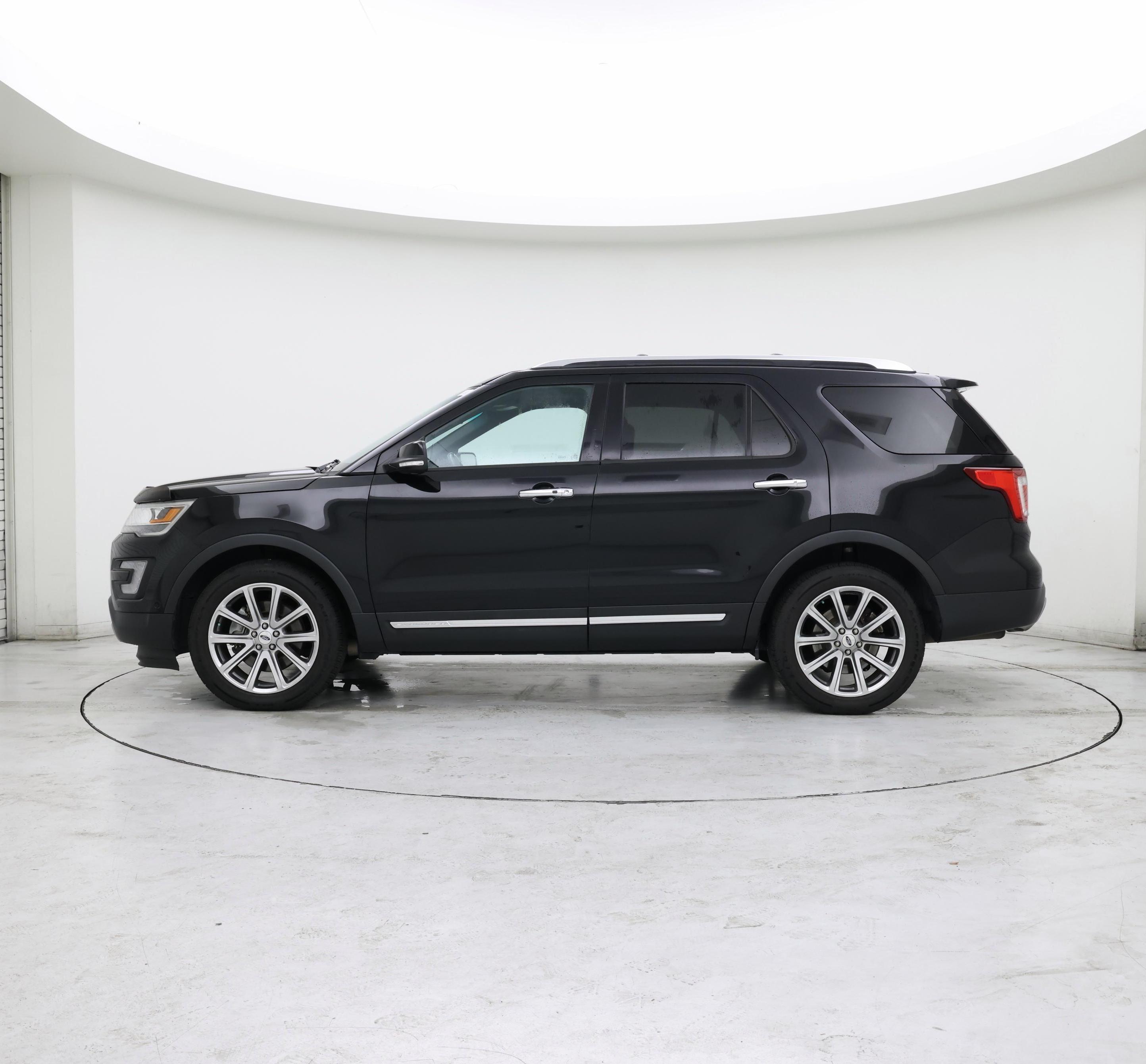 Thumbnail: 2016 Ford Explorer - 3