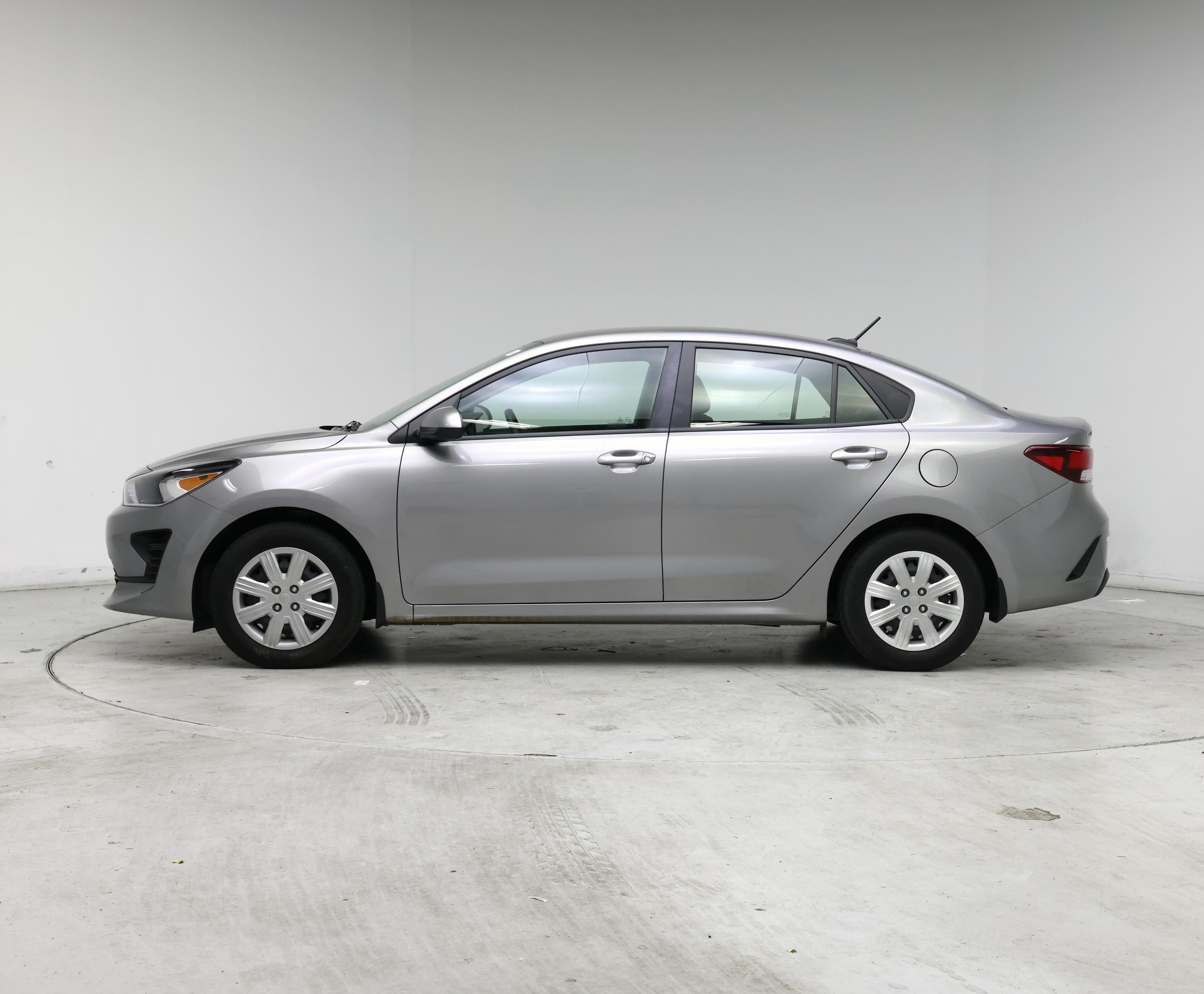 Thumbnail: 2023 Kia Rio - 3