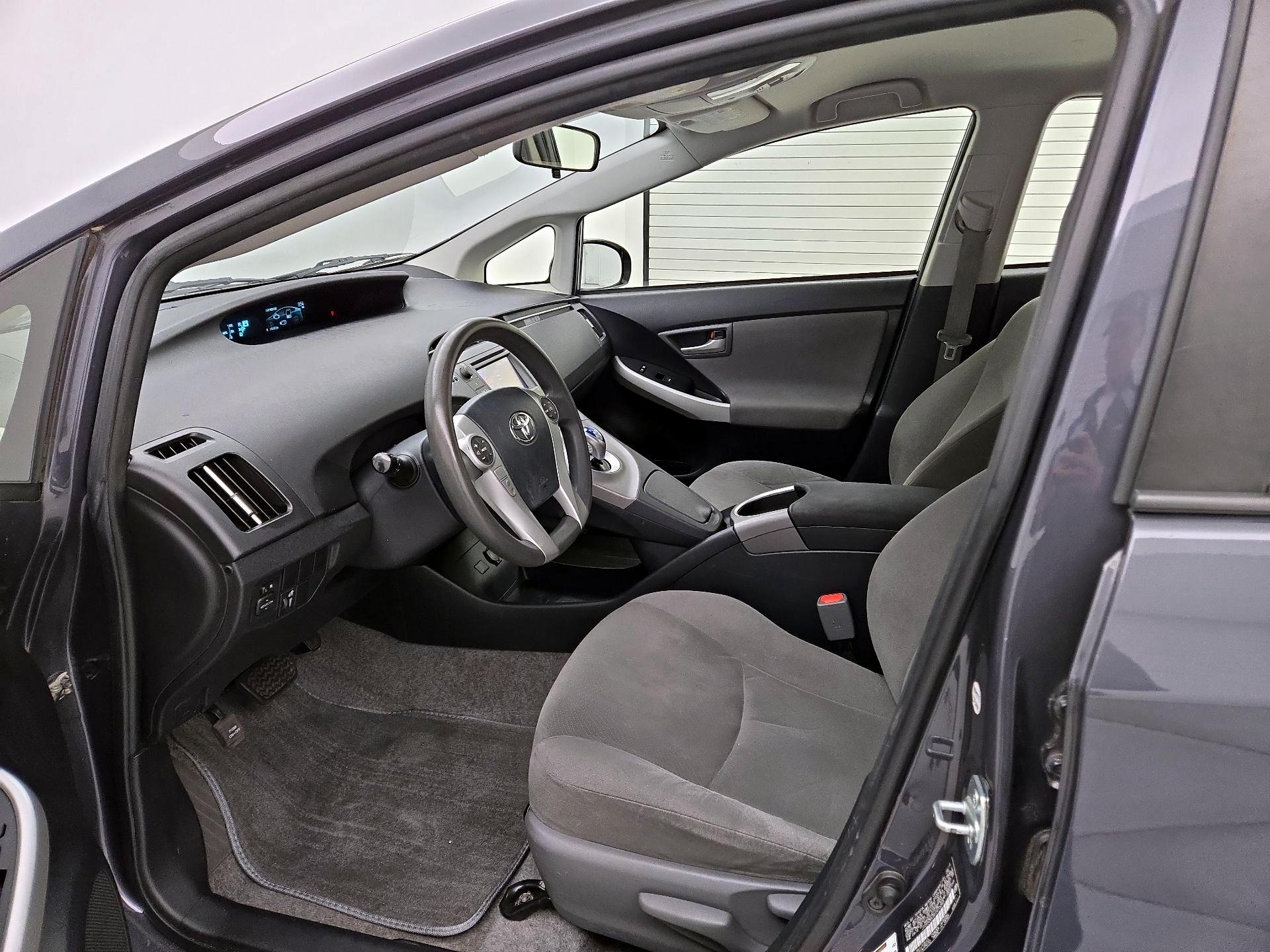 Thumbnail: 2015 Toyota Prius - 11