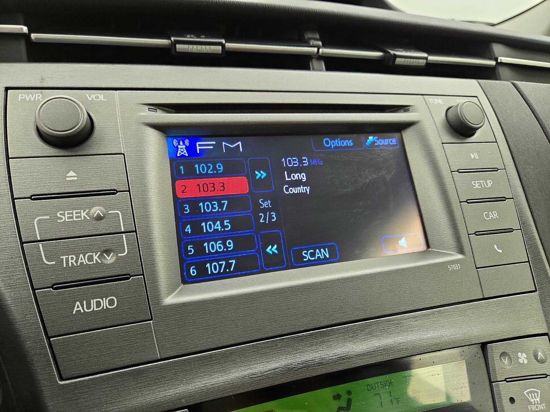 Thumbnail: 2015 Toyota Prius - 15