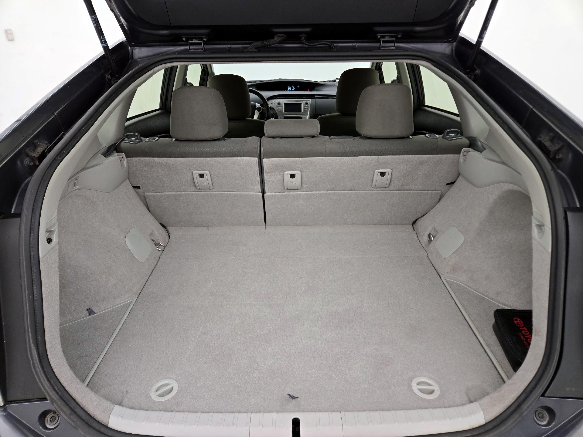 Thumbnail: 2015 Toyota Prius - 19