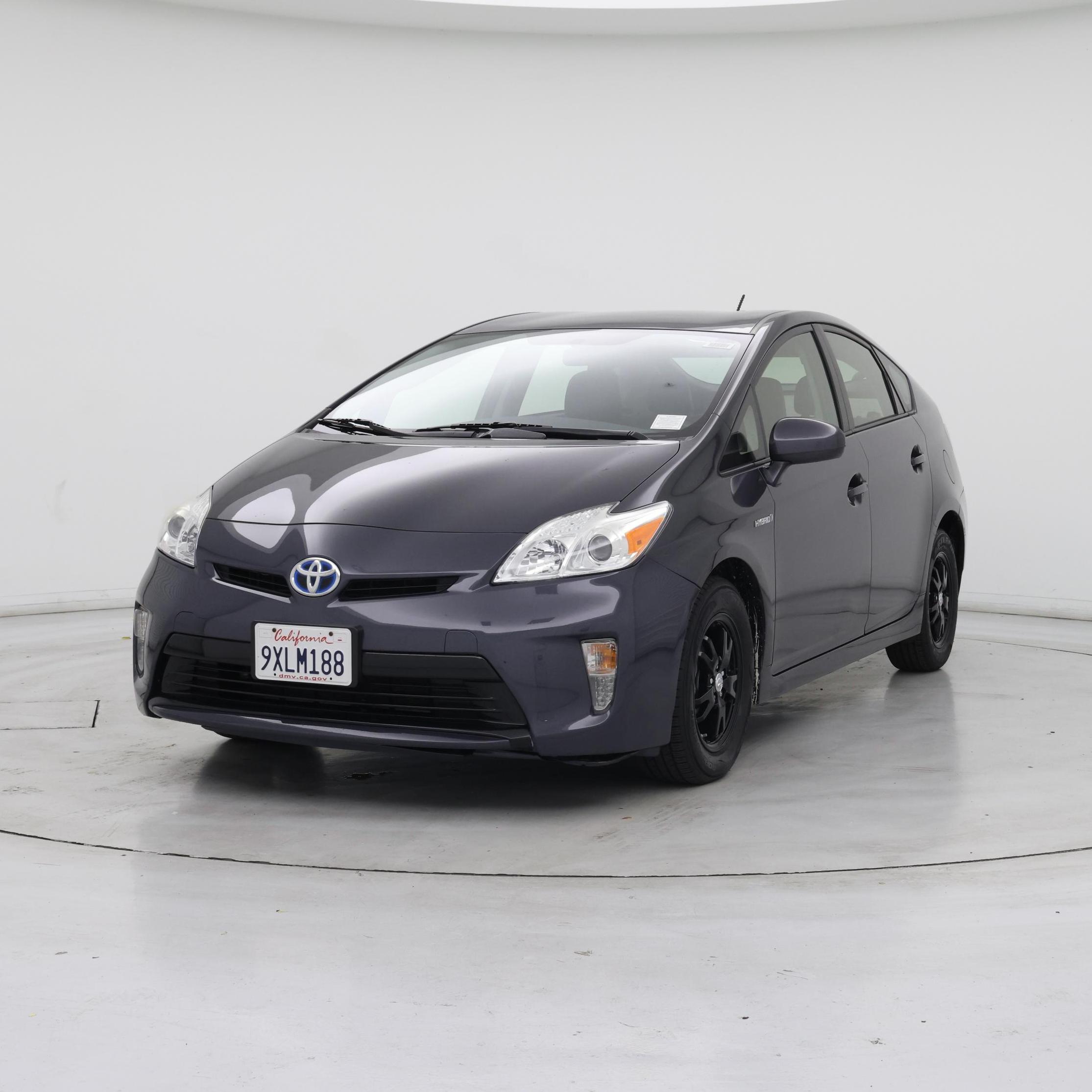 Thumbnail: 2015 Toyota Prius - 4