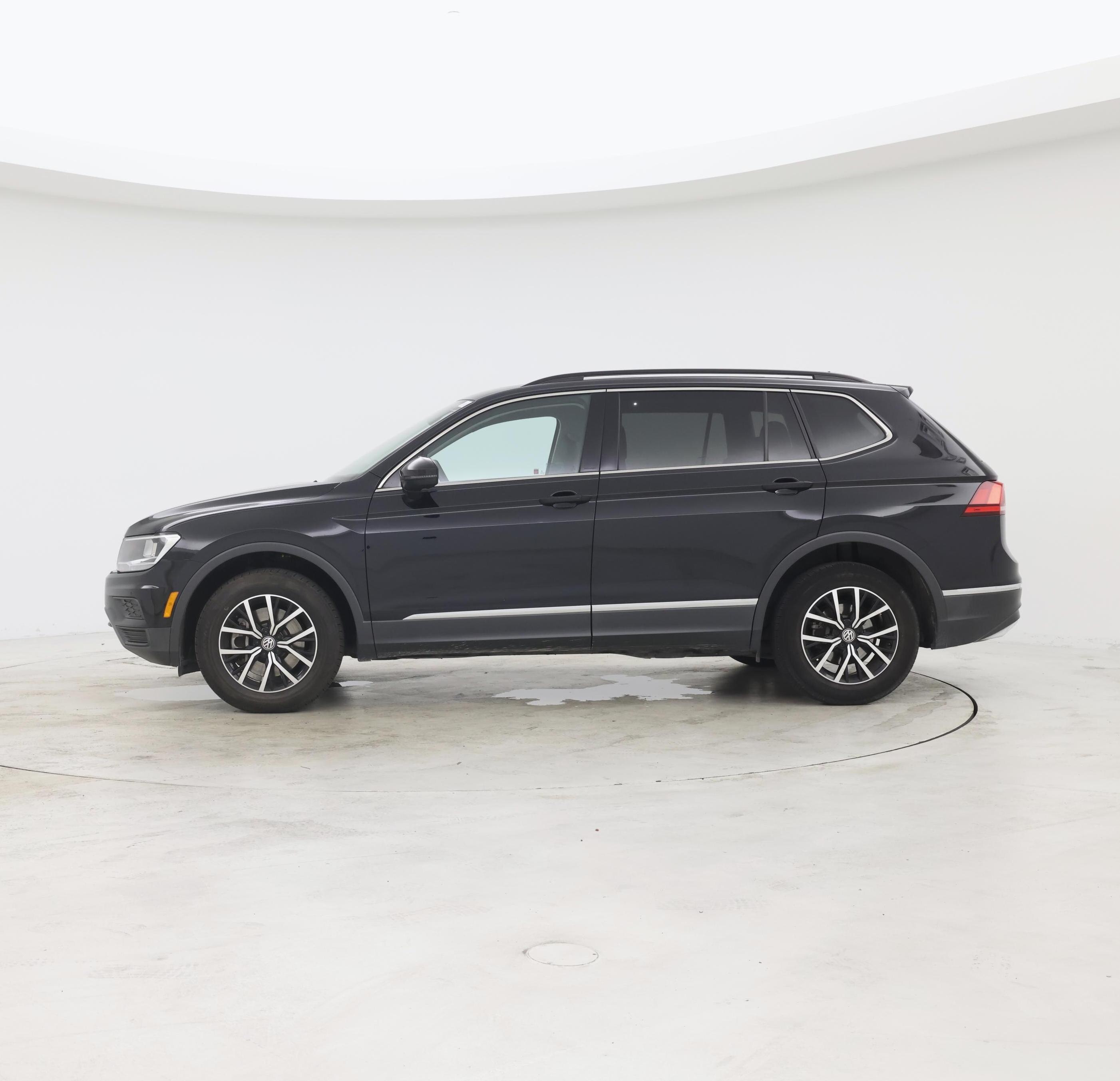 Thumbnail: 2021 Volkswagen Tiguan - 3