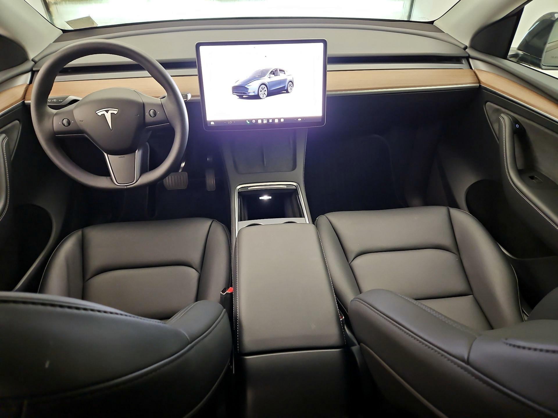 Thumbnail: 2024 Tesla Model Y - 9
