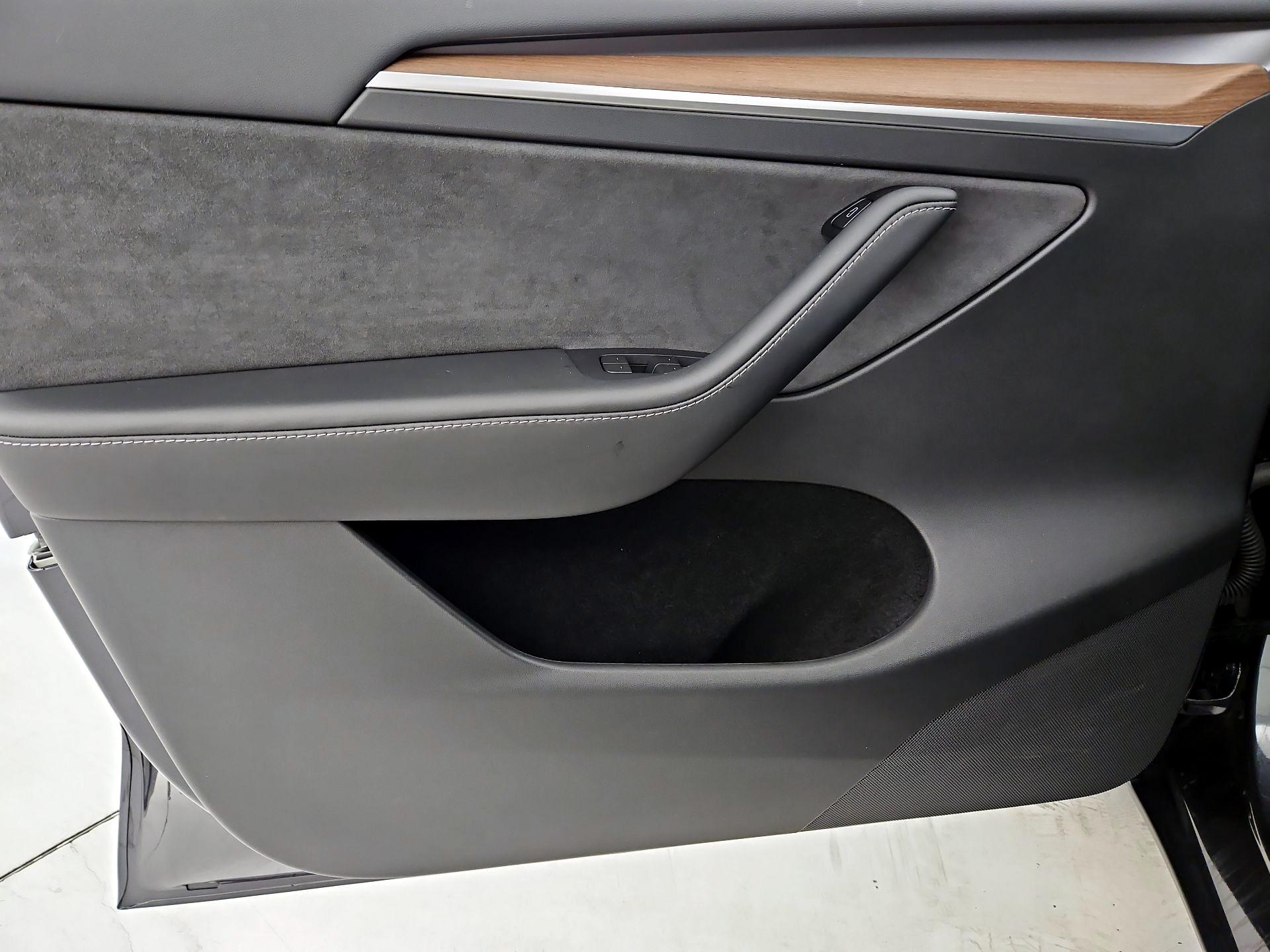 Thumbnail: 2024 Tesla Model Y - 12