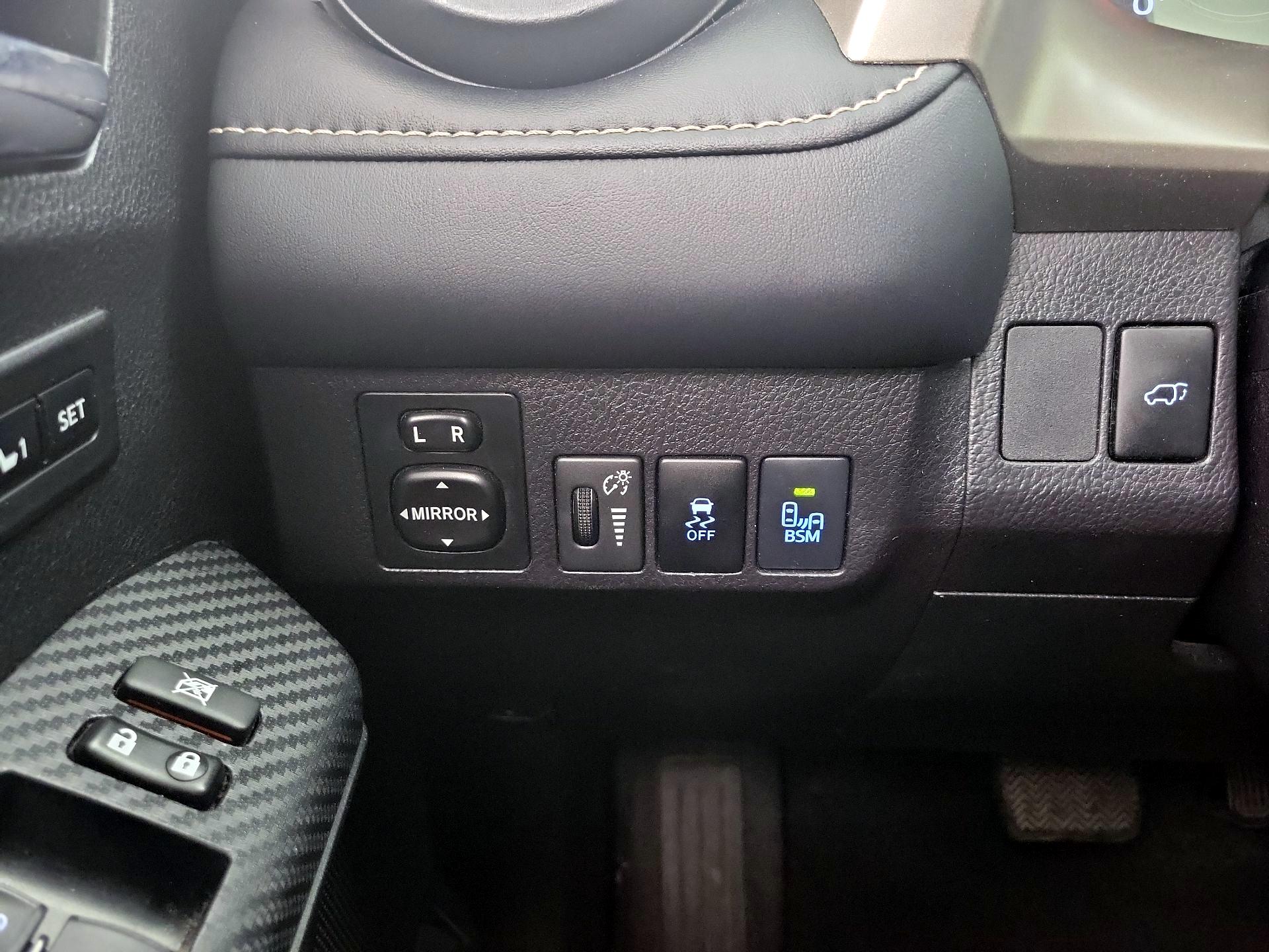 Thumbnail: 2014 Toyota RAV4 - 13
