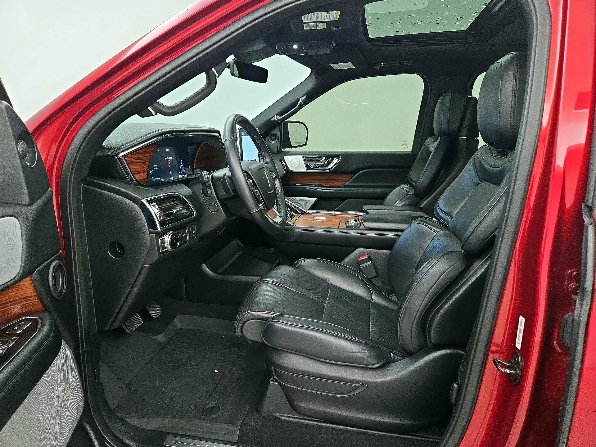 Thumbnail: 2019 Lincoln Navigator - 11