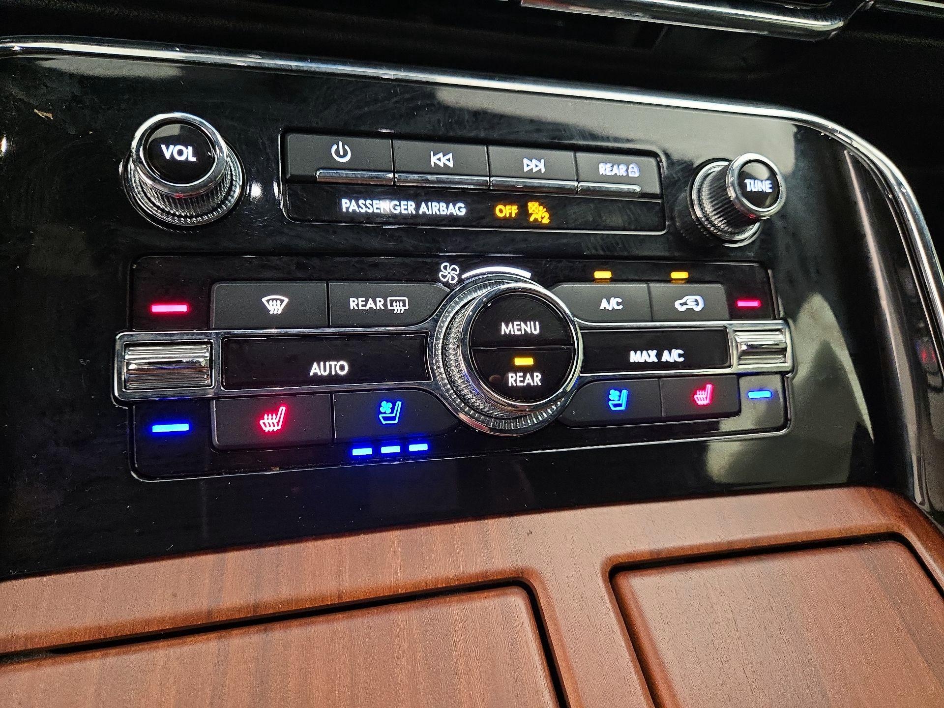 Thumbnail: 2019 Lincoln Navigator - 17