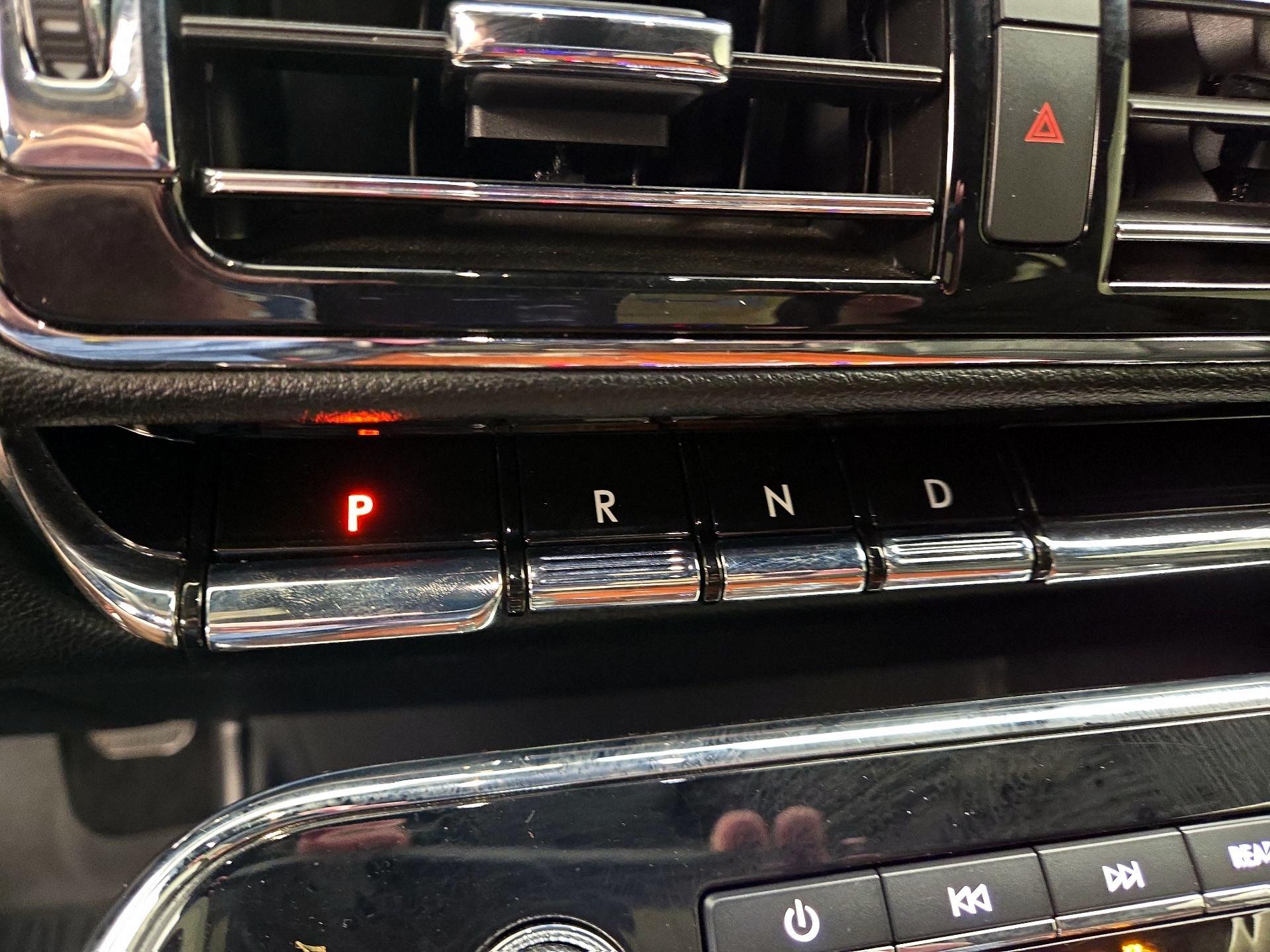 Thumbnail: 2019 Lincoln Navigator - 18