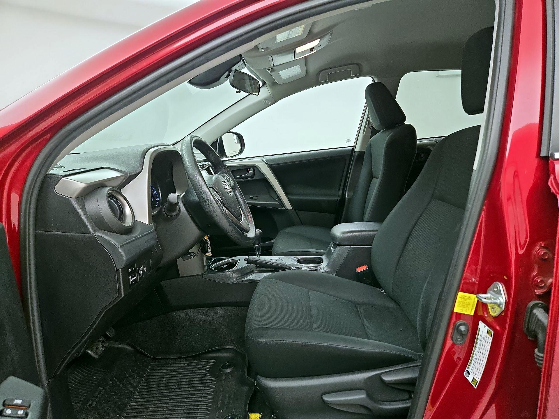 Thumbnail: 2018 Toyota RAV4 - 11