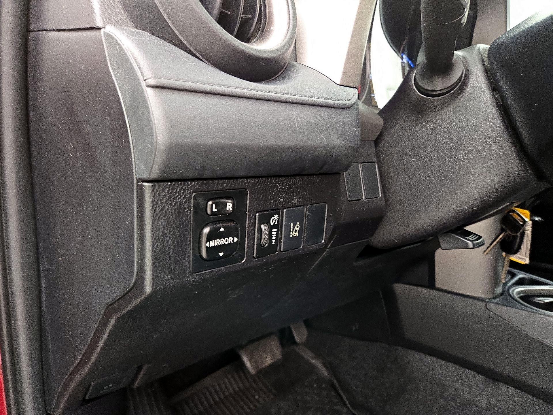 Thumbnail: 2018 Toyota RAV4 - 13