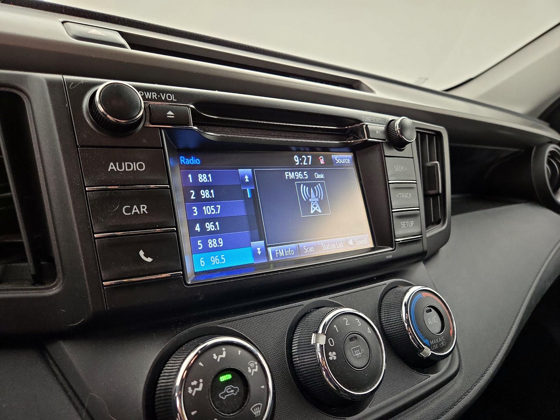 Thumbnail: 2018 Toyota RAV4 - 15