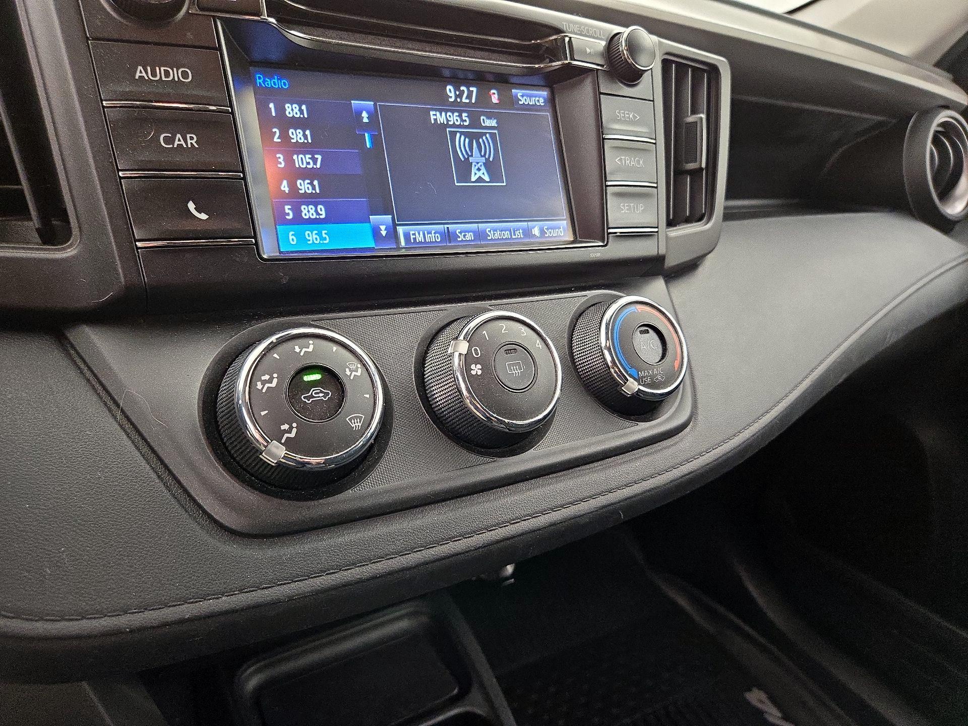 Thumbnail: 2018 Toyota RAV4 - 16
