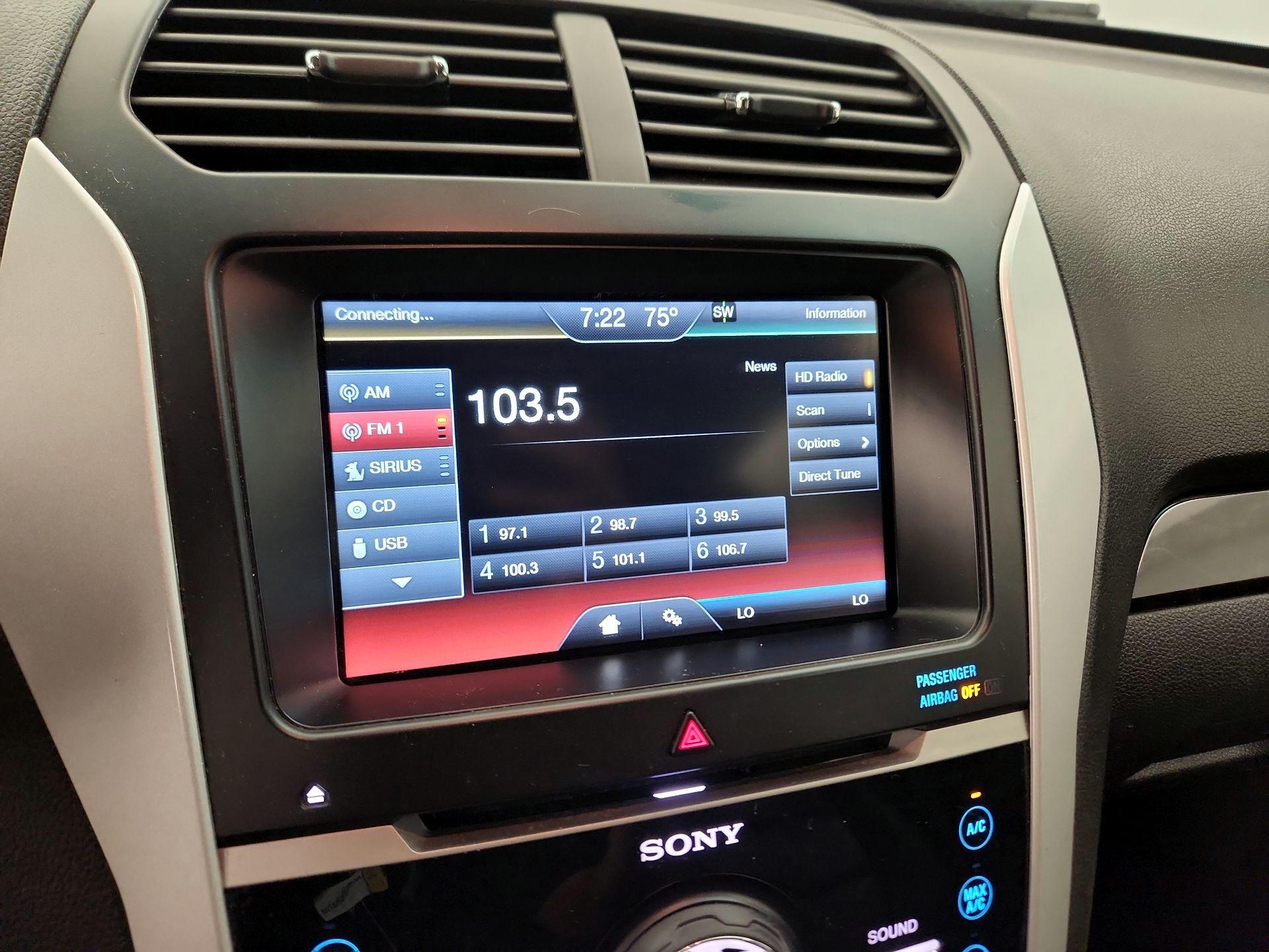 Thumbnail: 2015 Ford Explorer - 15