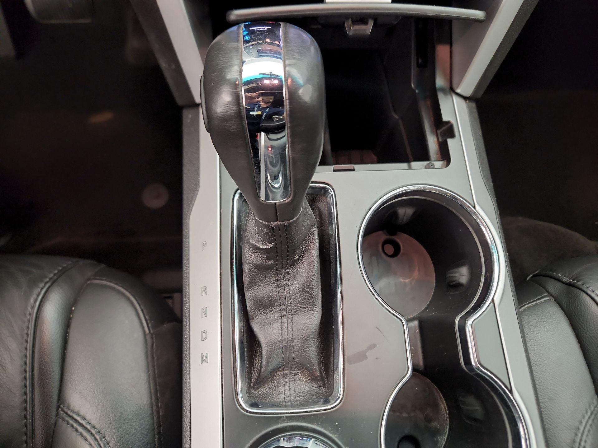 Thumbnail: 2015 Ford Explorer - 17