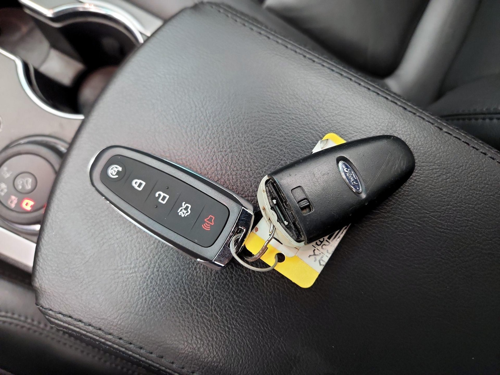 2015 Ford Explorer Limited - Photo 25