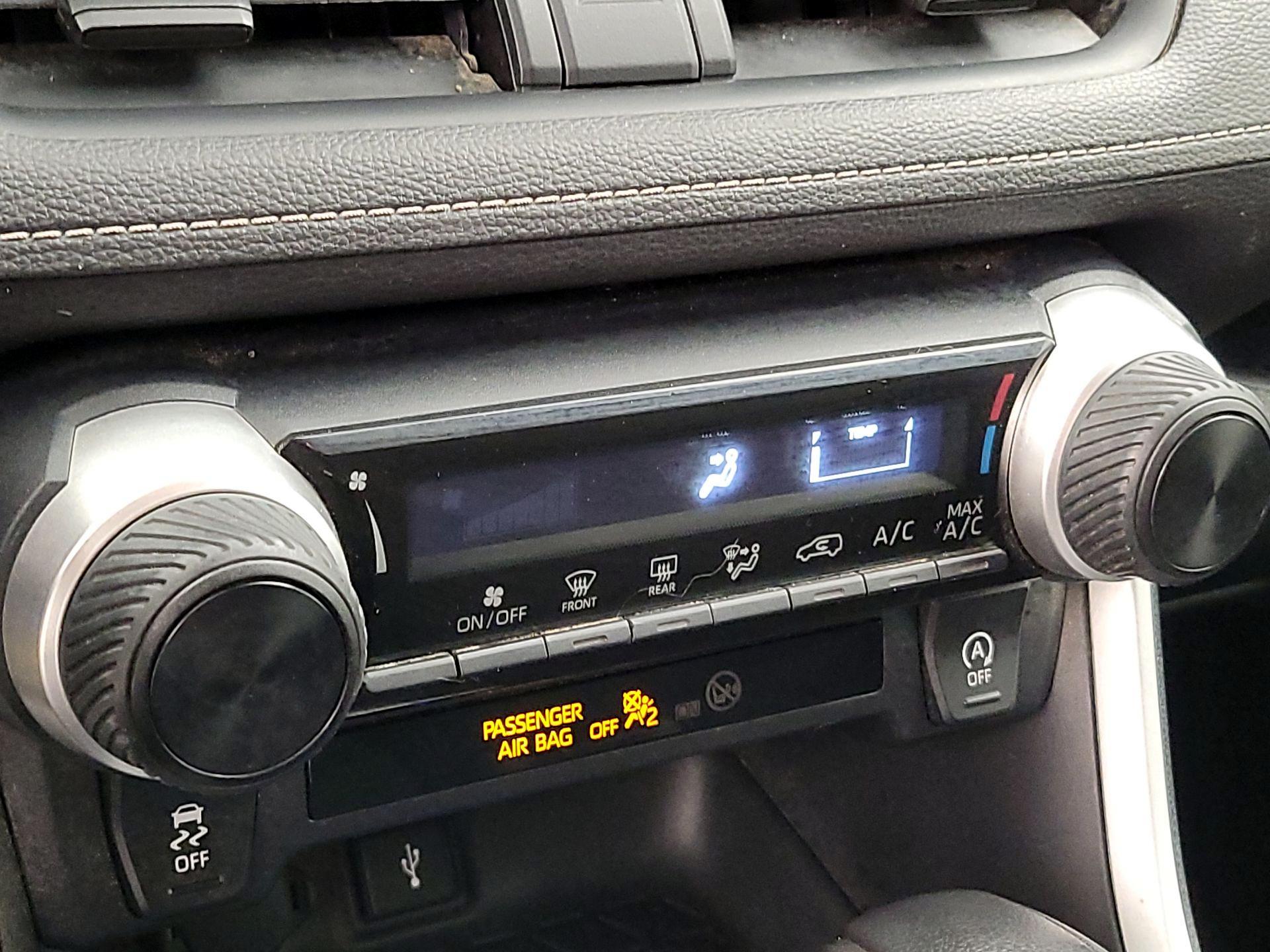 Thumbnail: 2020 Toyota RAV4 - 14