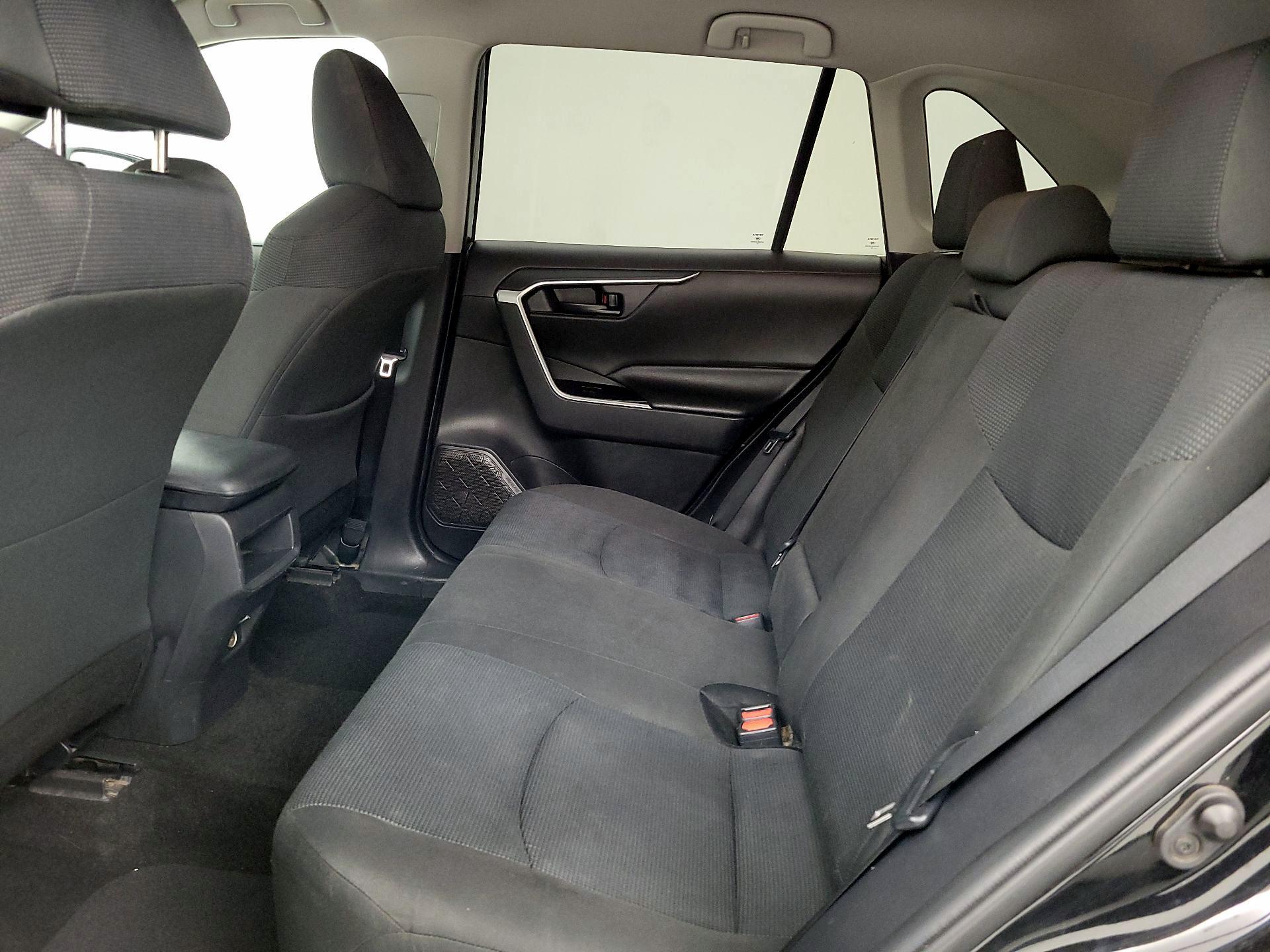 Thumbnail: 2020 Toyota RAV4 - 16