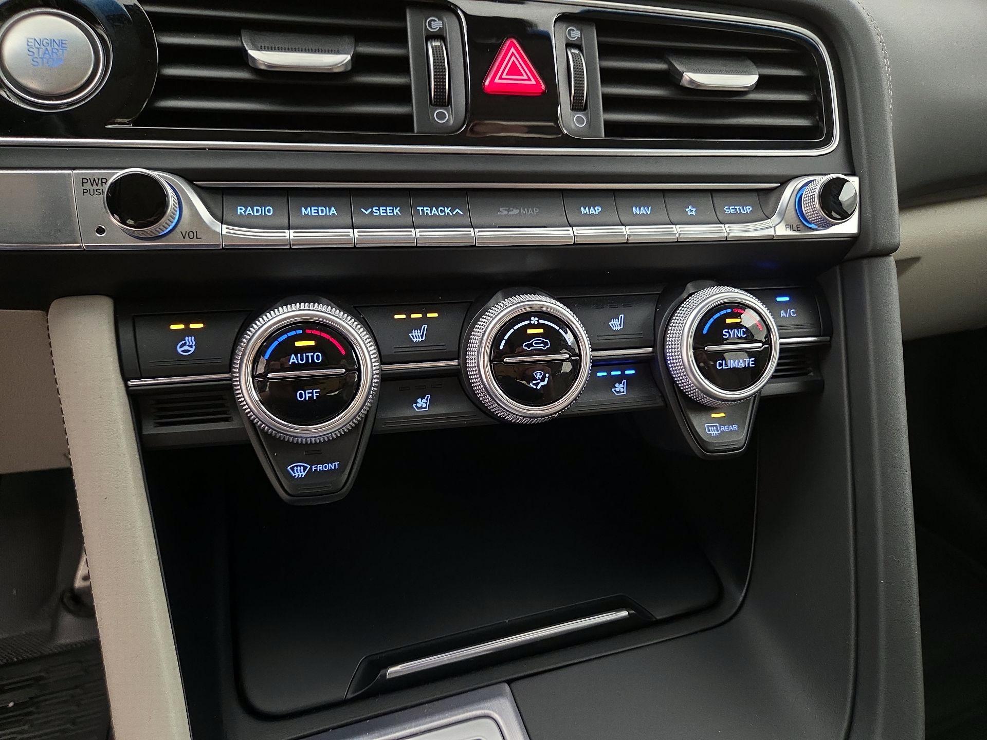 Thumbnail: 2020 Genesis G70 - 17