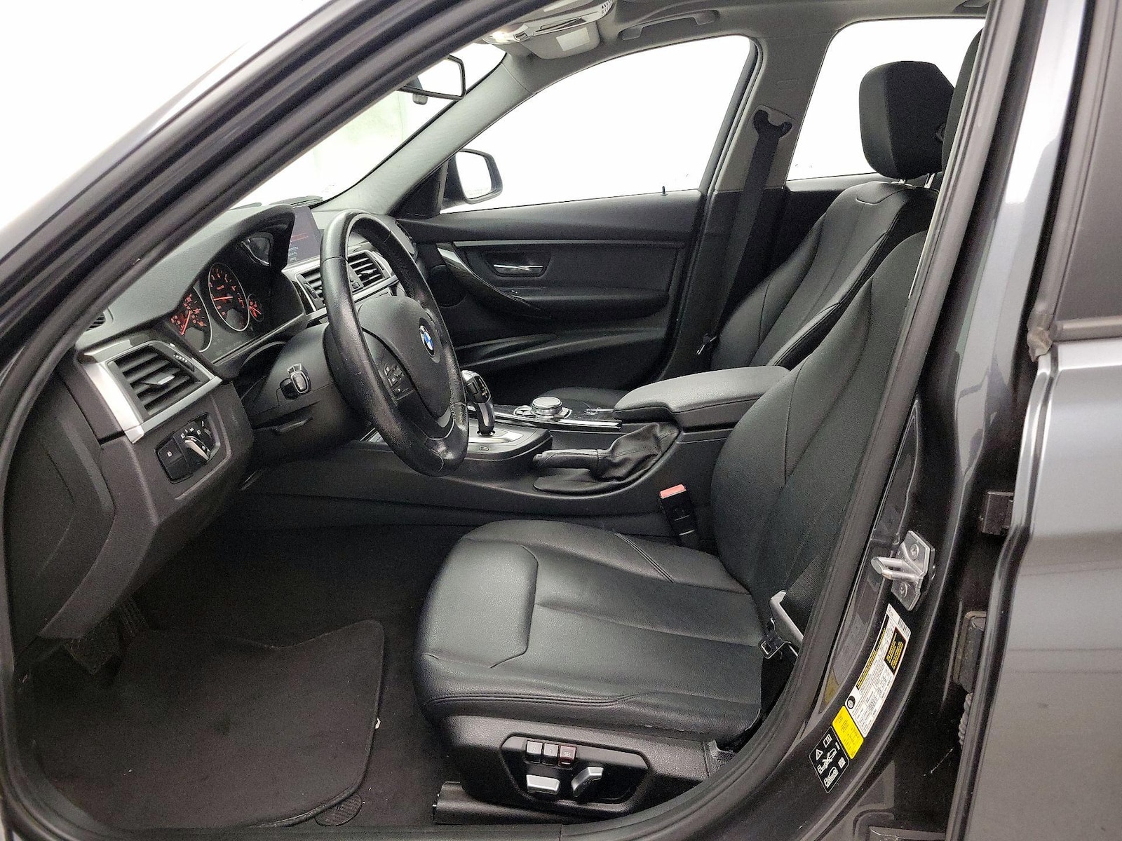 2016 BMW 3 Series 320i - Photo 12