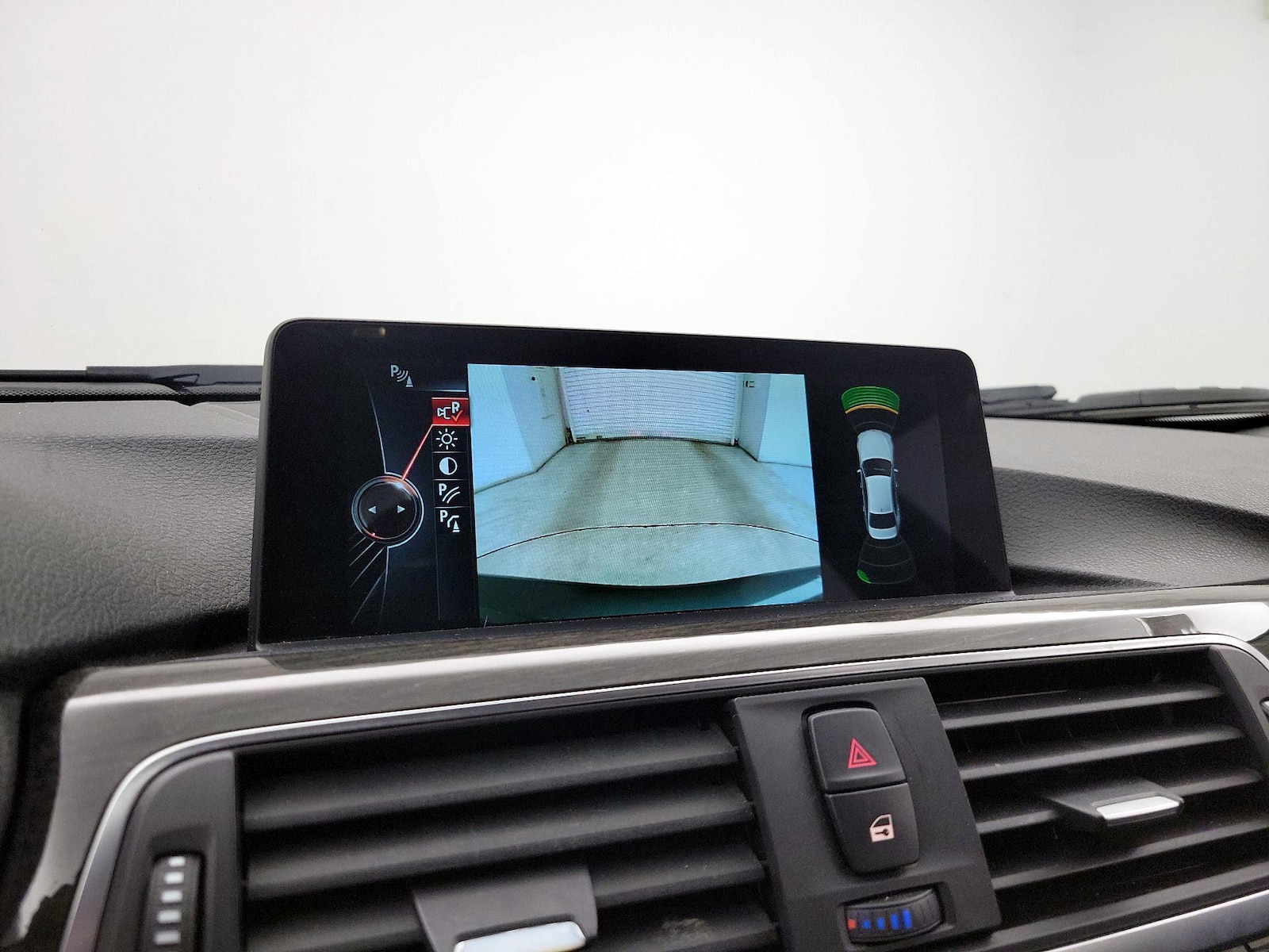 2016 BMW 3 Series 320i - Photo 16