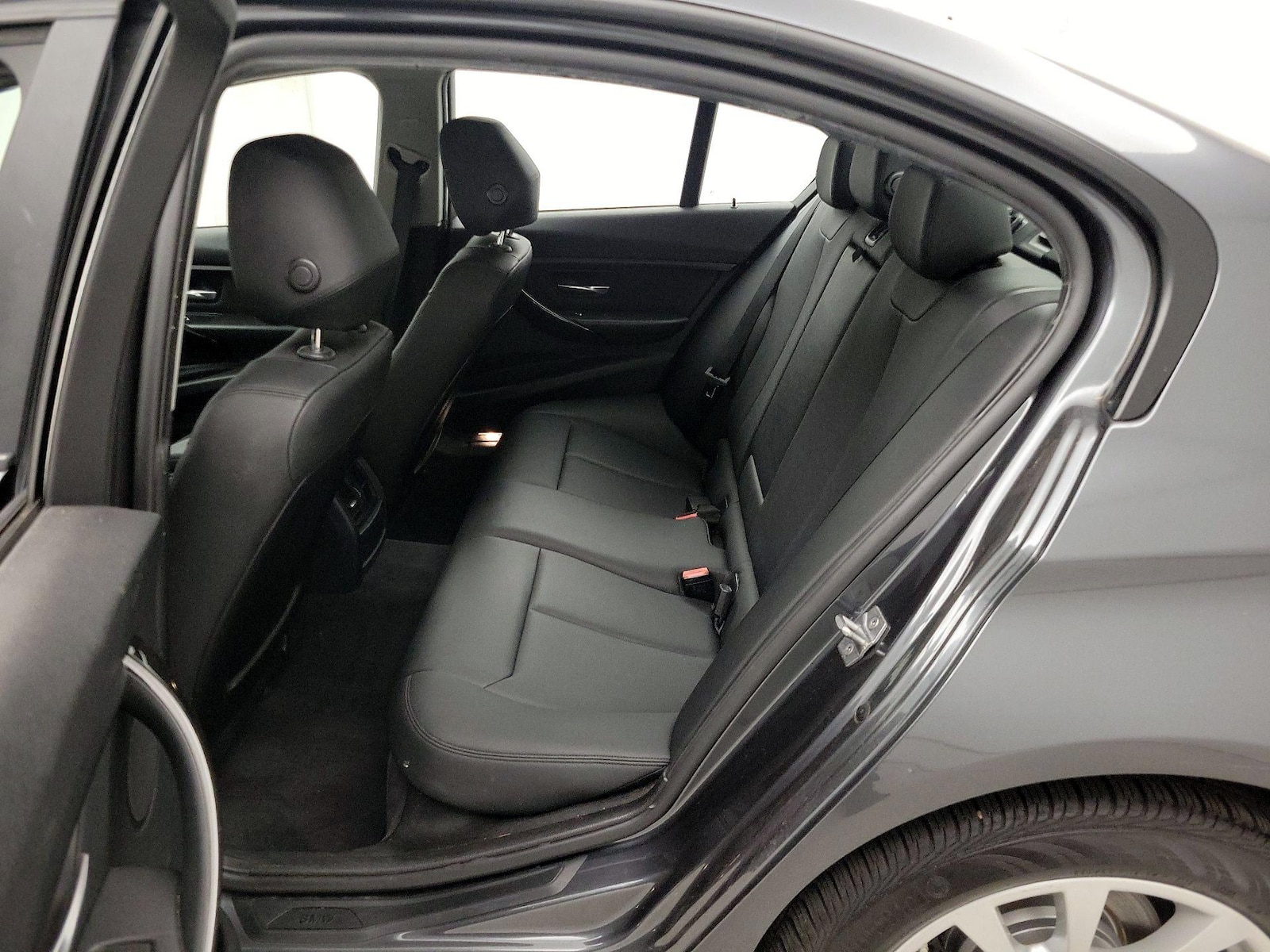 2016 BMW 3 Series 320i - Photo 22